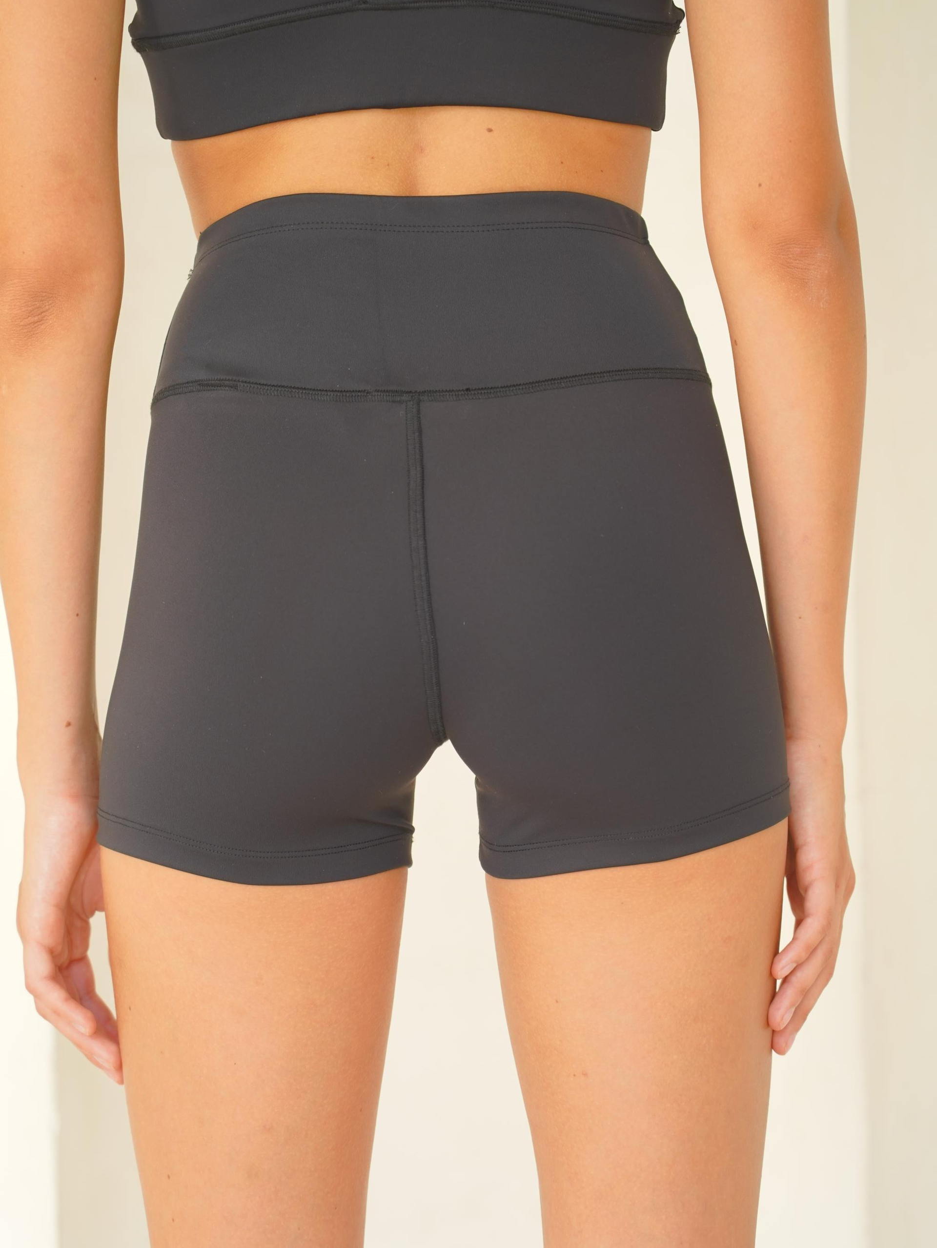 Samadhi Kaplı Spor Siyah Crop