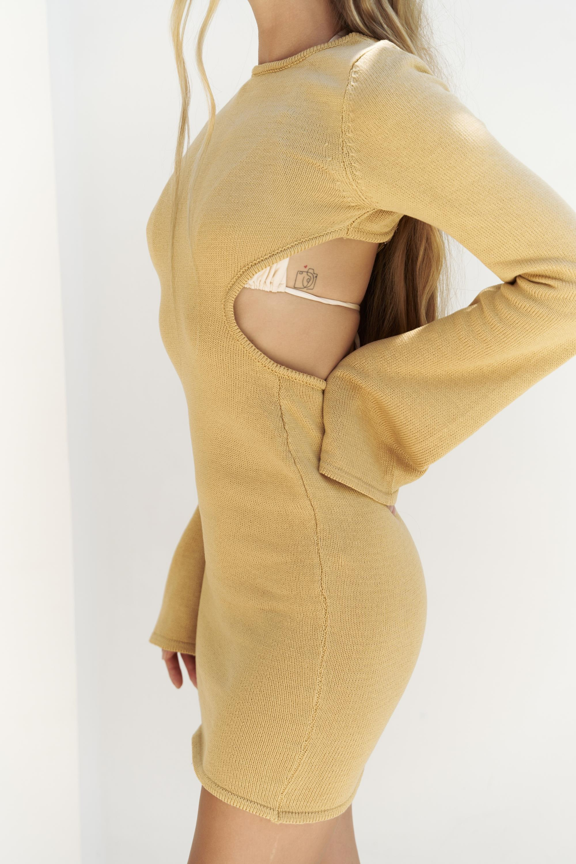 Sariah Pencere Detay Hardal Triko Elbise