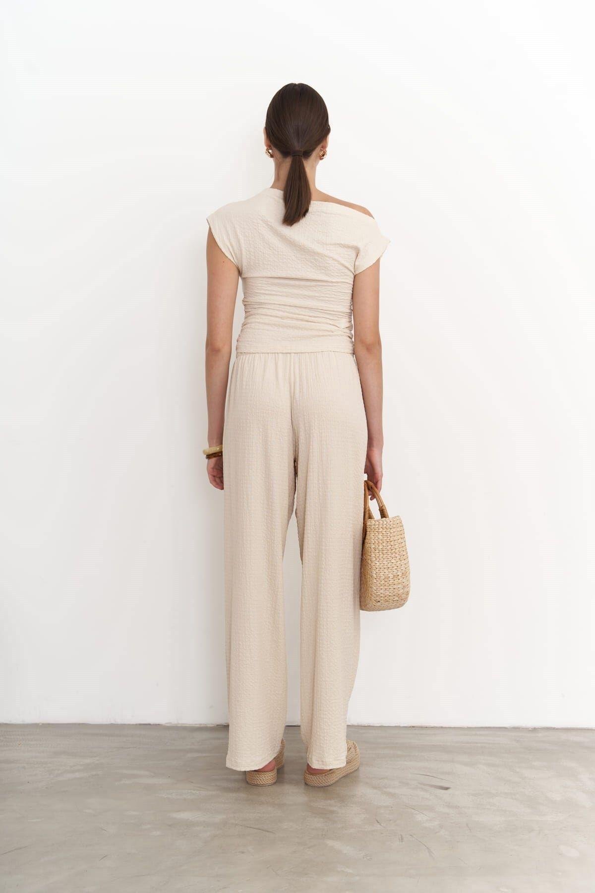 Sona Bej Asimetrik Bluz Pantolon Takım