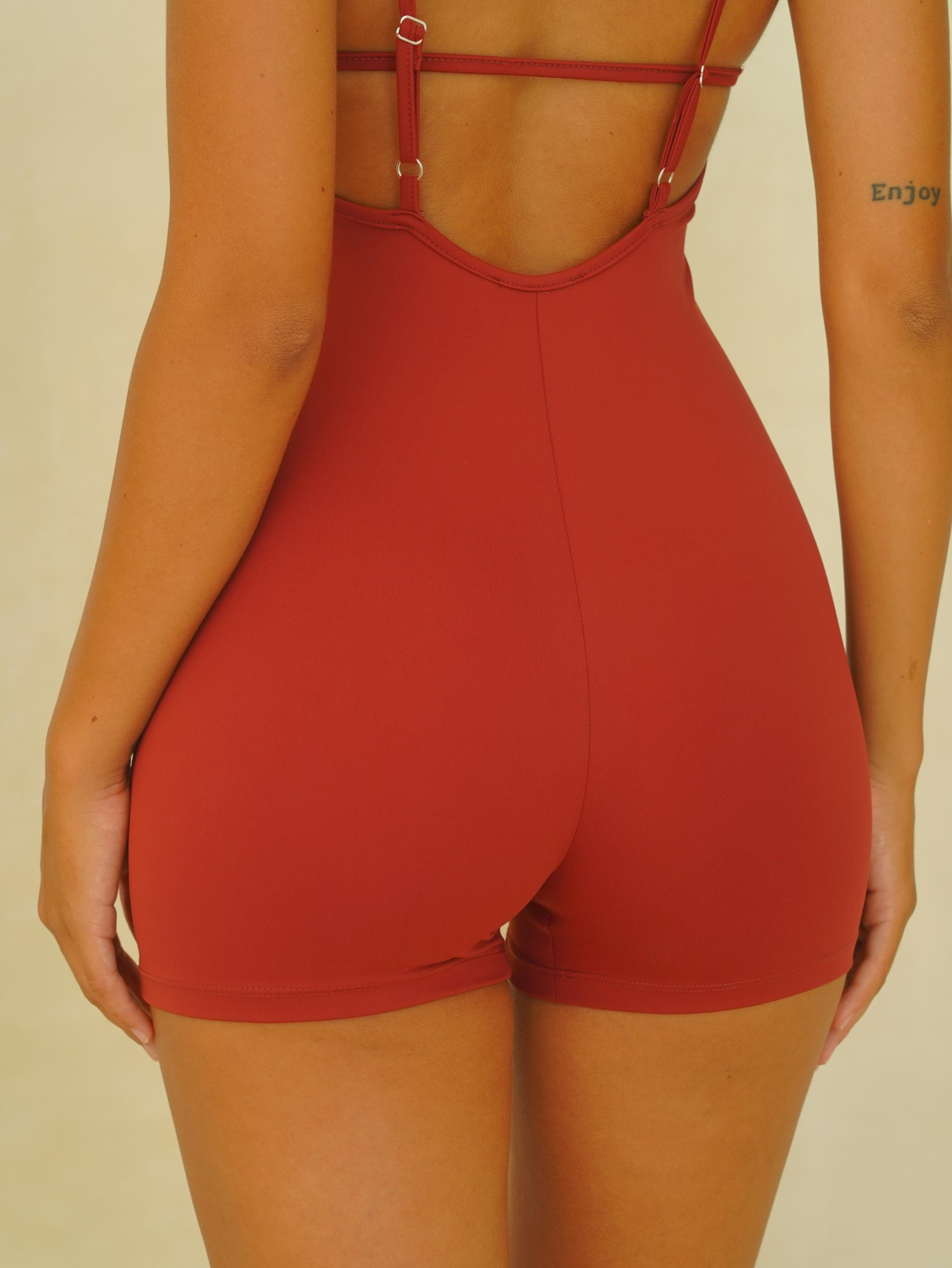 Stance İp Detay Sırt Dekolteli Kısa Bordo Tulum