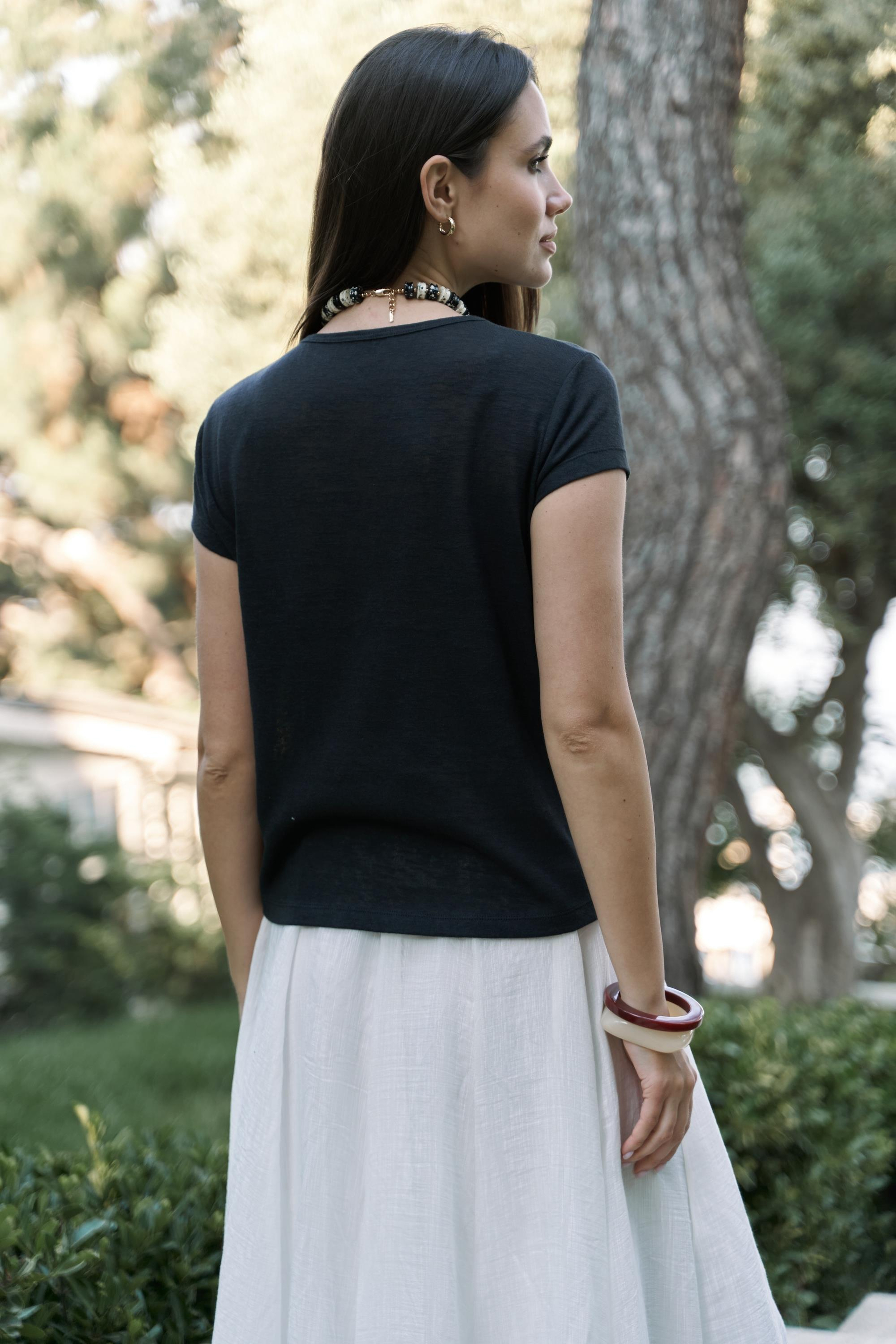 Suva Kısa Kol Siyah T-Shirt