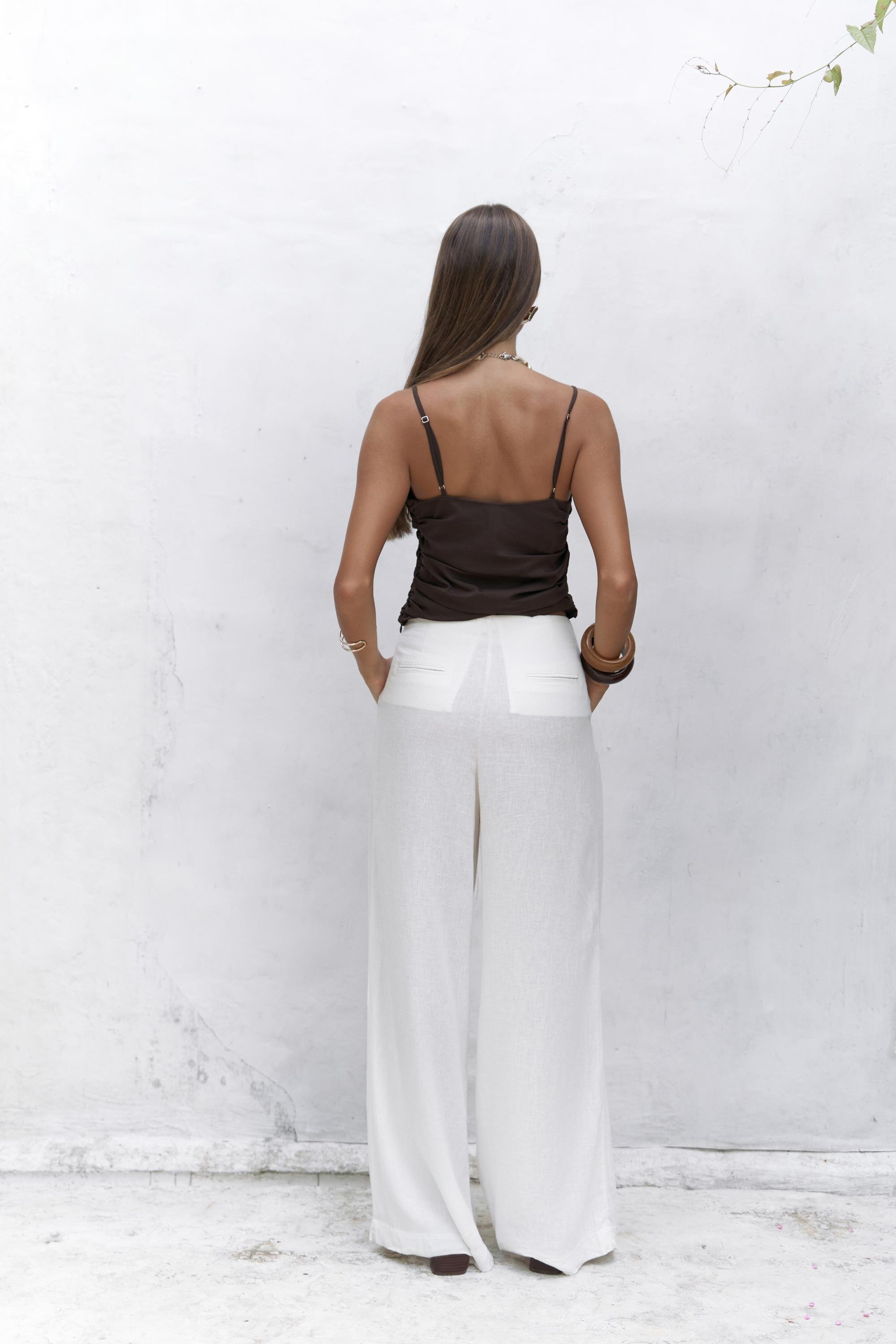 Tia Gül Detay Koyu Kahve Crop