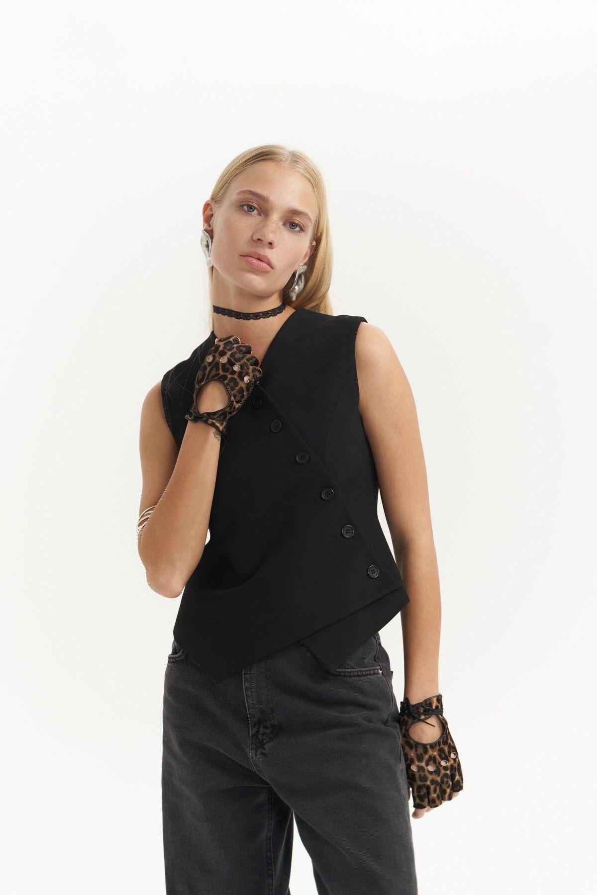 Trappe Siyah Asimetrik Yelek