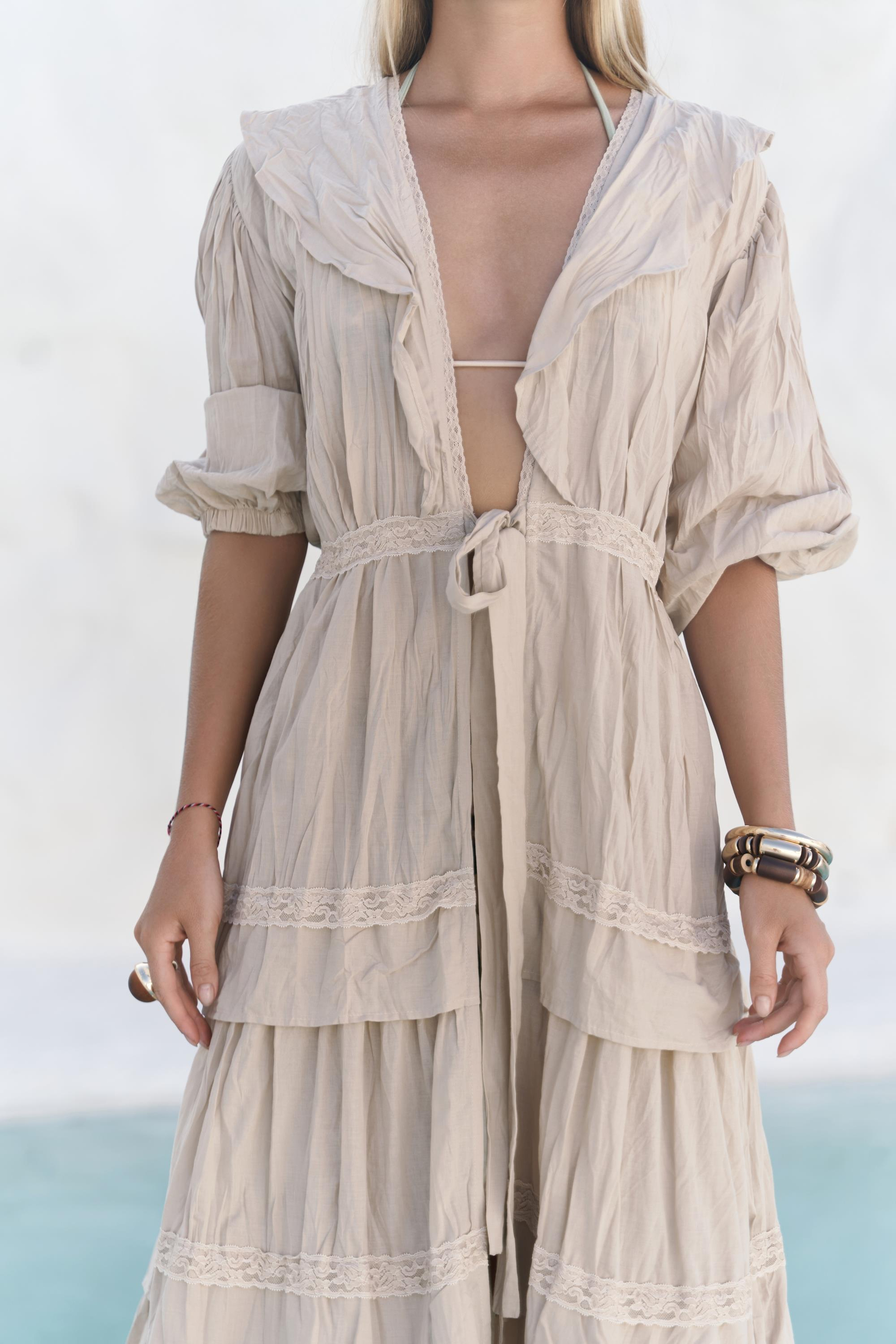 Trieste Dantel Detay Bej Uzun Elbise