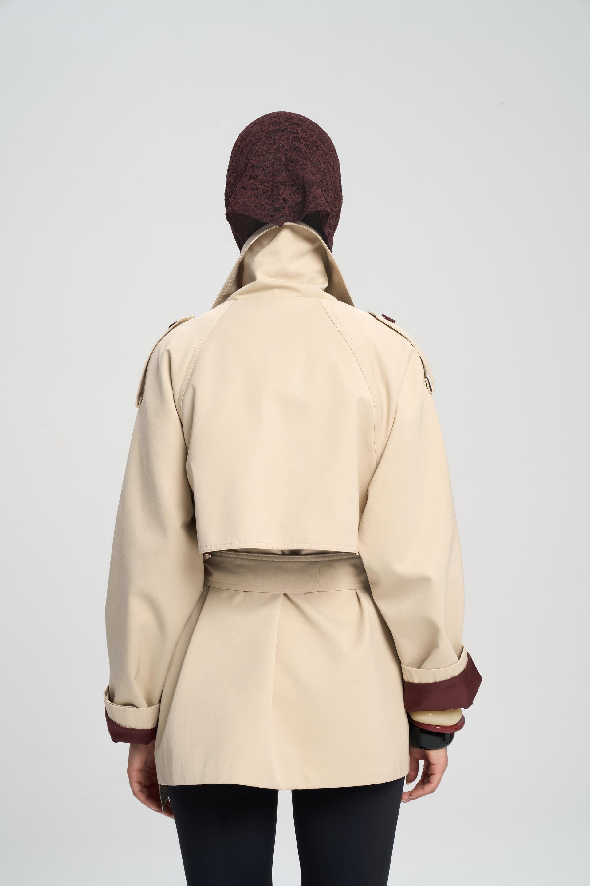 Tyra Bej Kemerli Kısa Trençkot