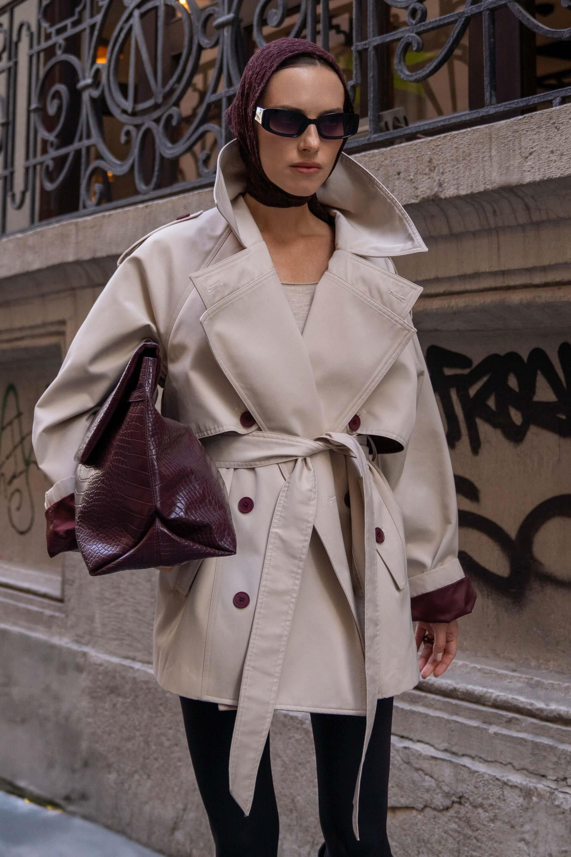 Tyra Bej Kemerli Kısa Trençkot