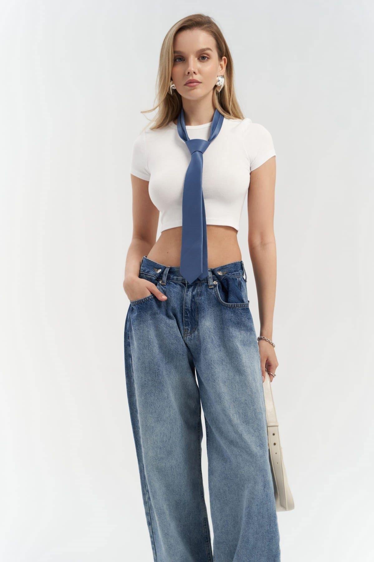 Unique Blue / Blue Jeans