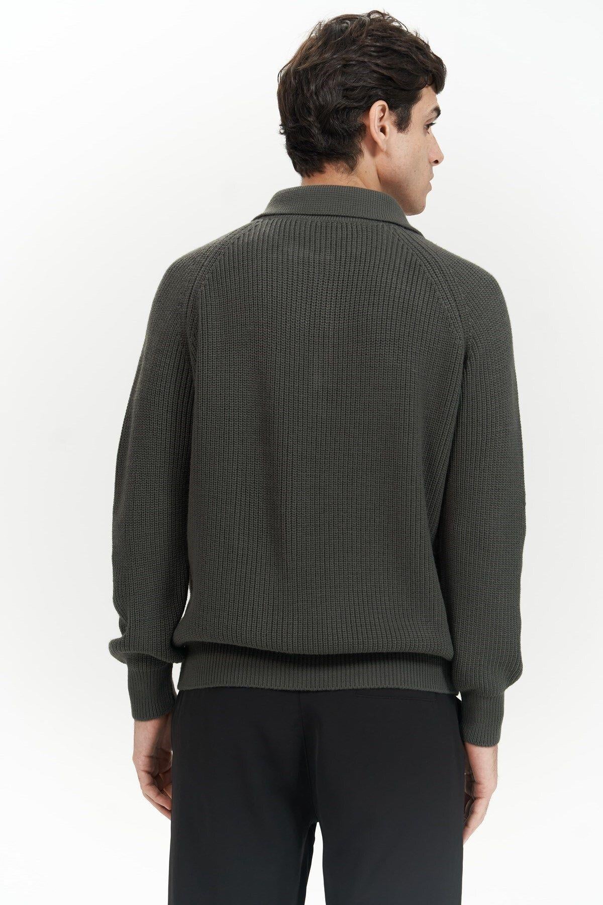  Vander Men's Anthracite Knit Sweater with Button Detail