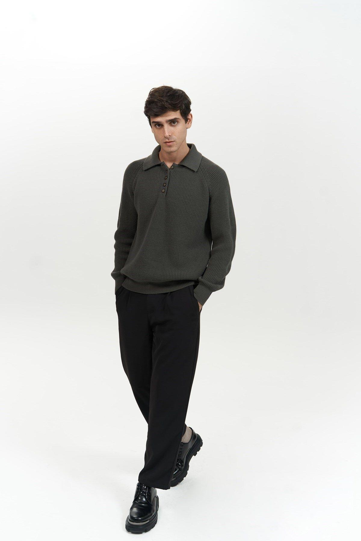  Vander Men's Anthracite Knit Sweater with Button Detail
