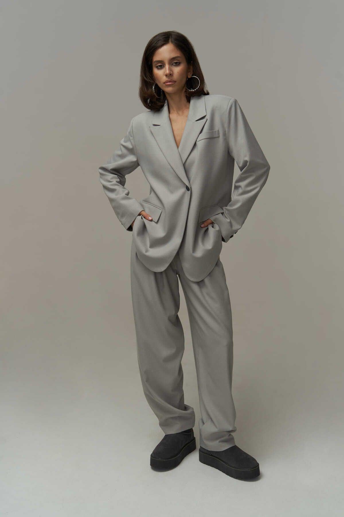 Mai Vanya Gray Blazer Suit