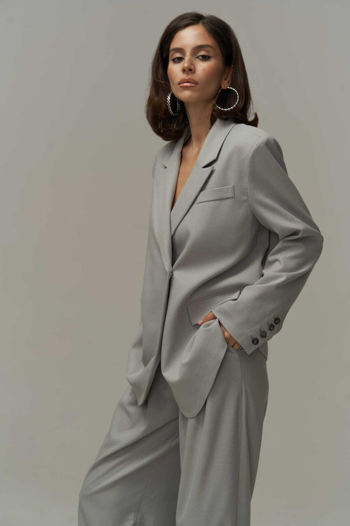 Mai Vanya Gray Blazer Suit