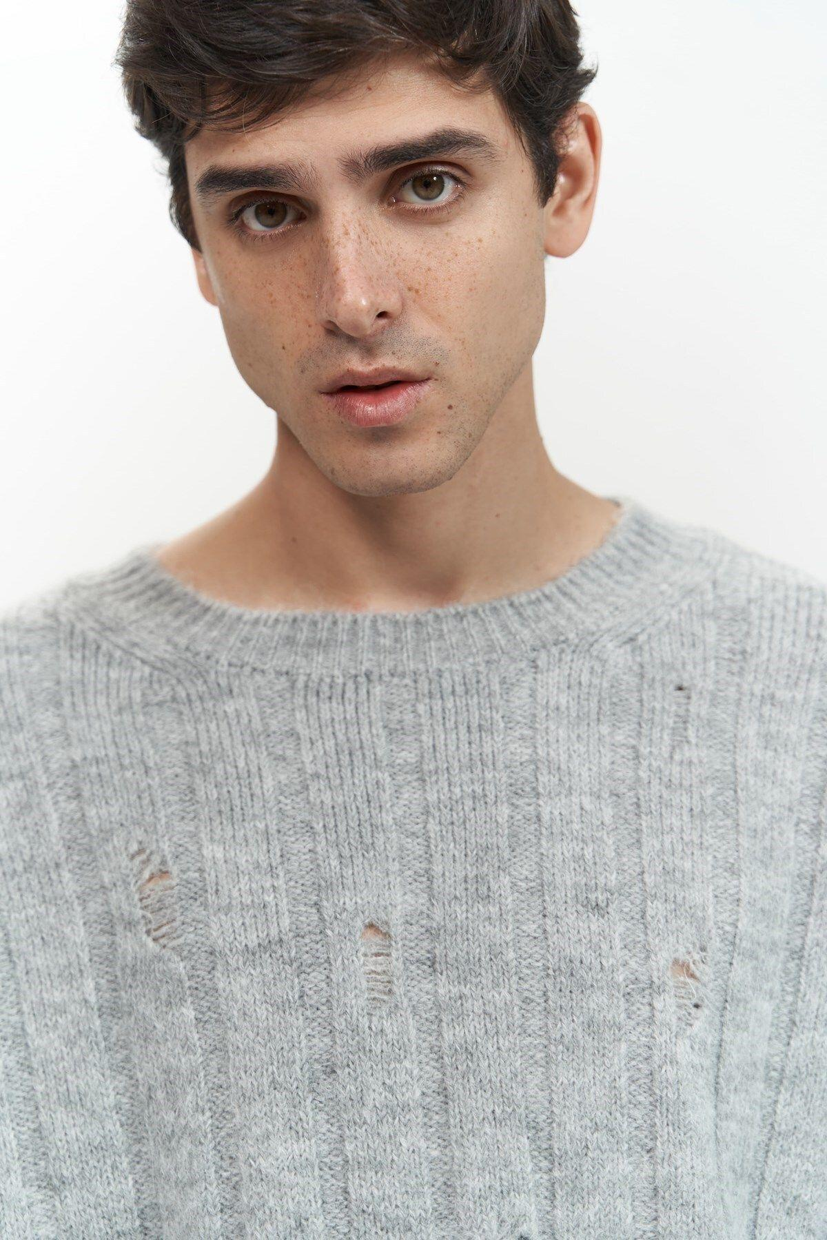 Vincent Yırtık Detay Gri Erkek Triko Kazak
