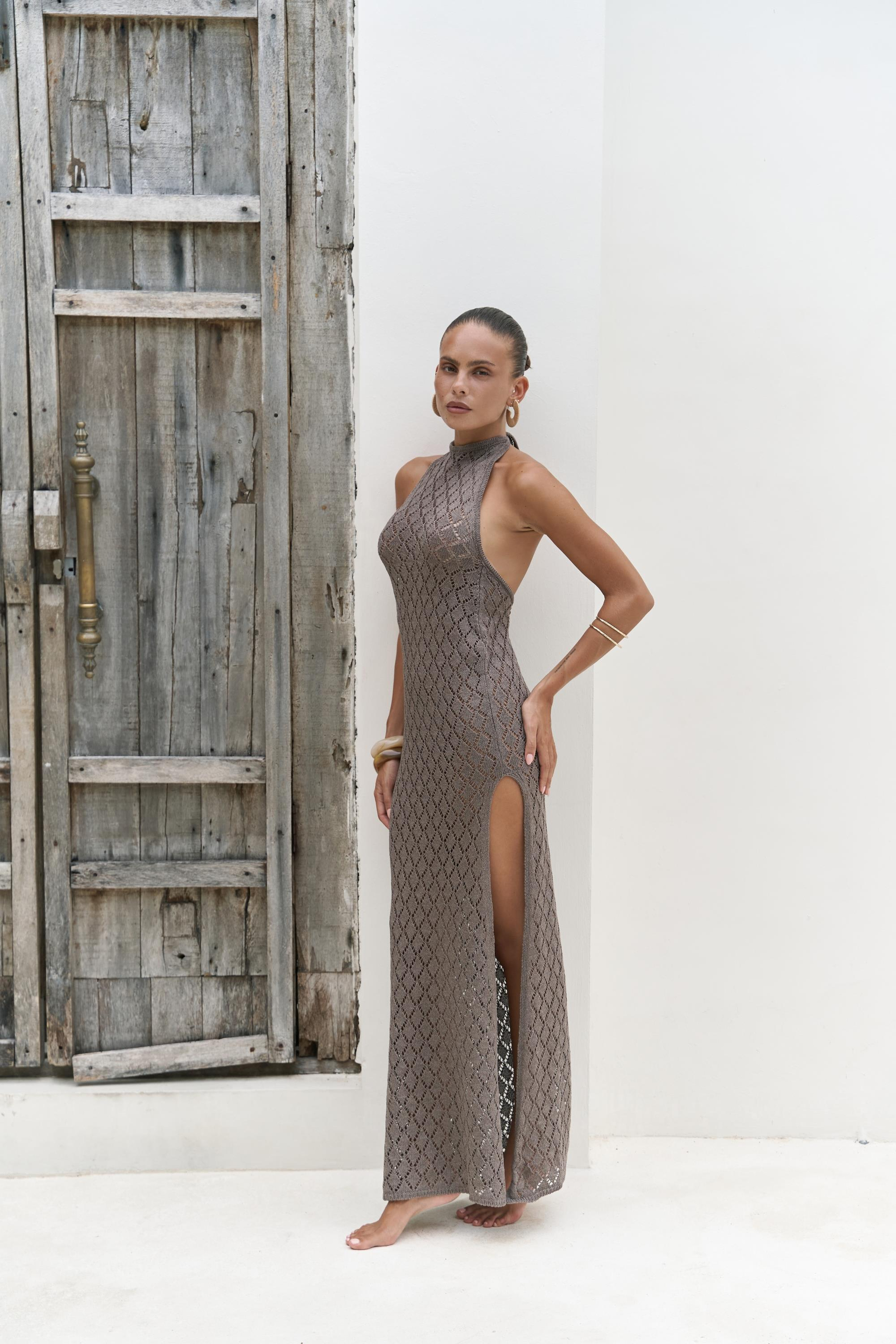 Yudha Sırt Dekolteli Kahve Triko Uzun Elbise