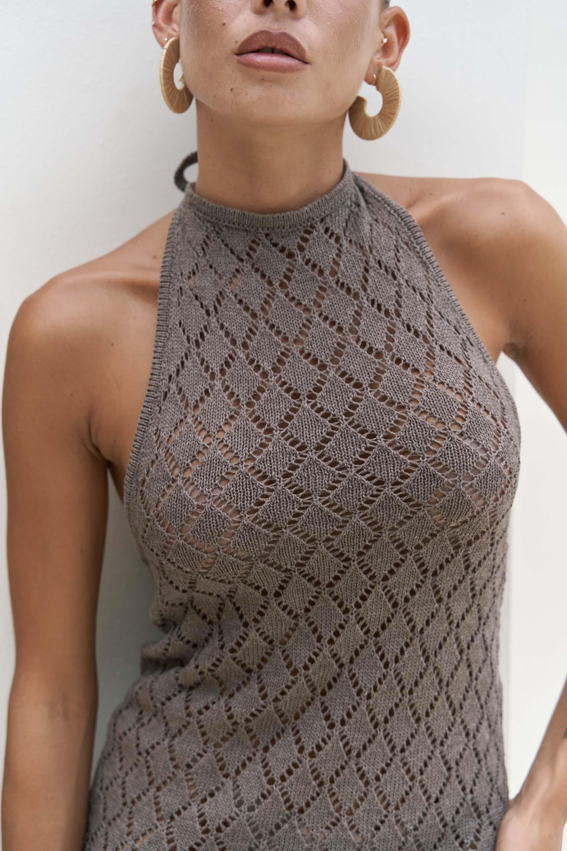 Yudha Sırt Dekolteli Kahve Triko Uzun Elbise