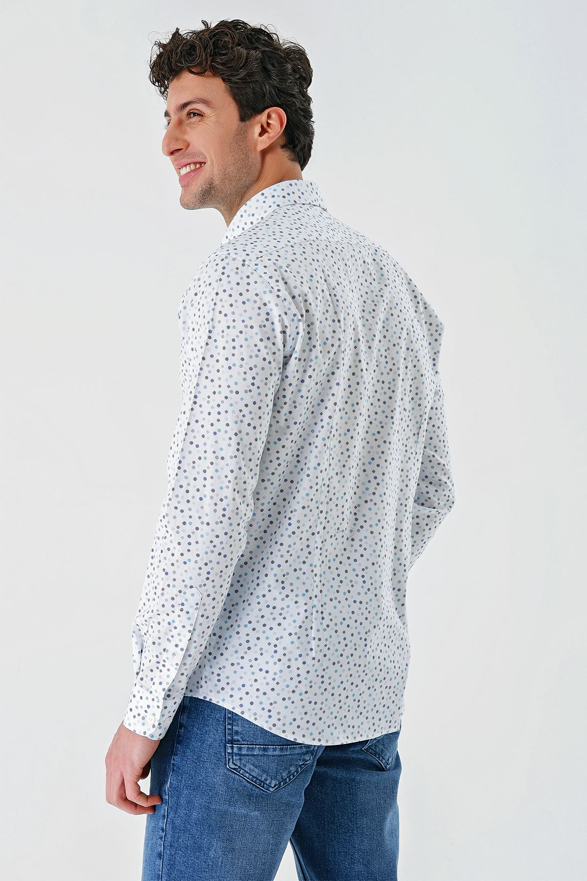 Beyaz Uzun Kollu Baskılı Biritli Yaka Cepsiz Pamuklu Klasik Slim Fit Dar Kesim Gömlek 1004240216