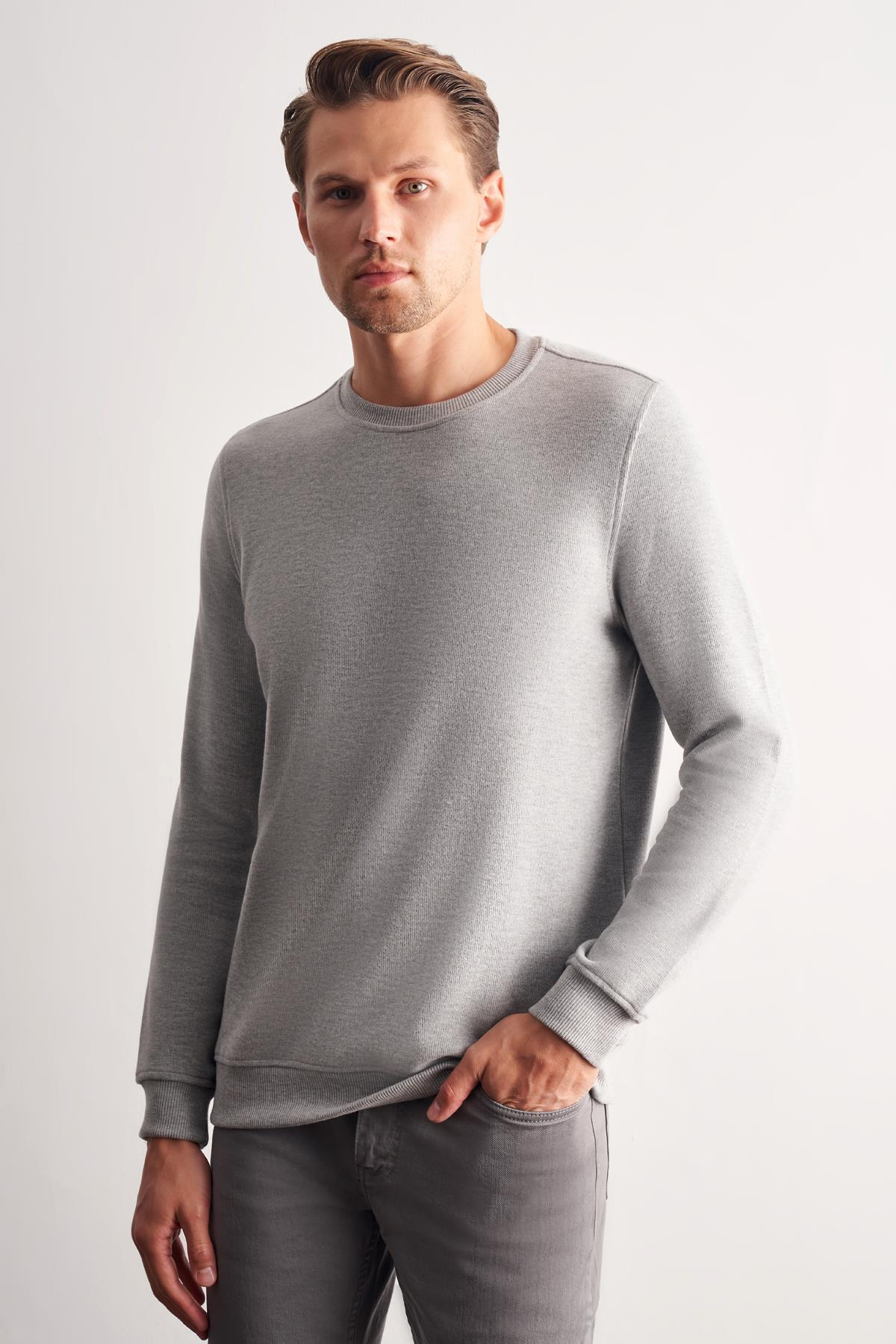 Gri Uzun Kol Bisiklet Yaka Düz Pamuklu Comfort Fit Sweatshirt 1013255150