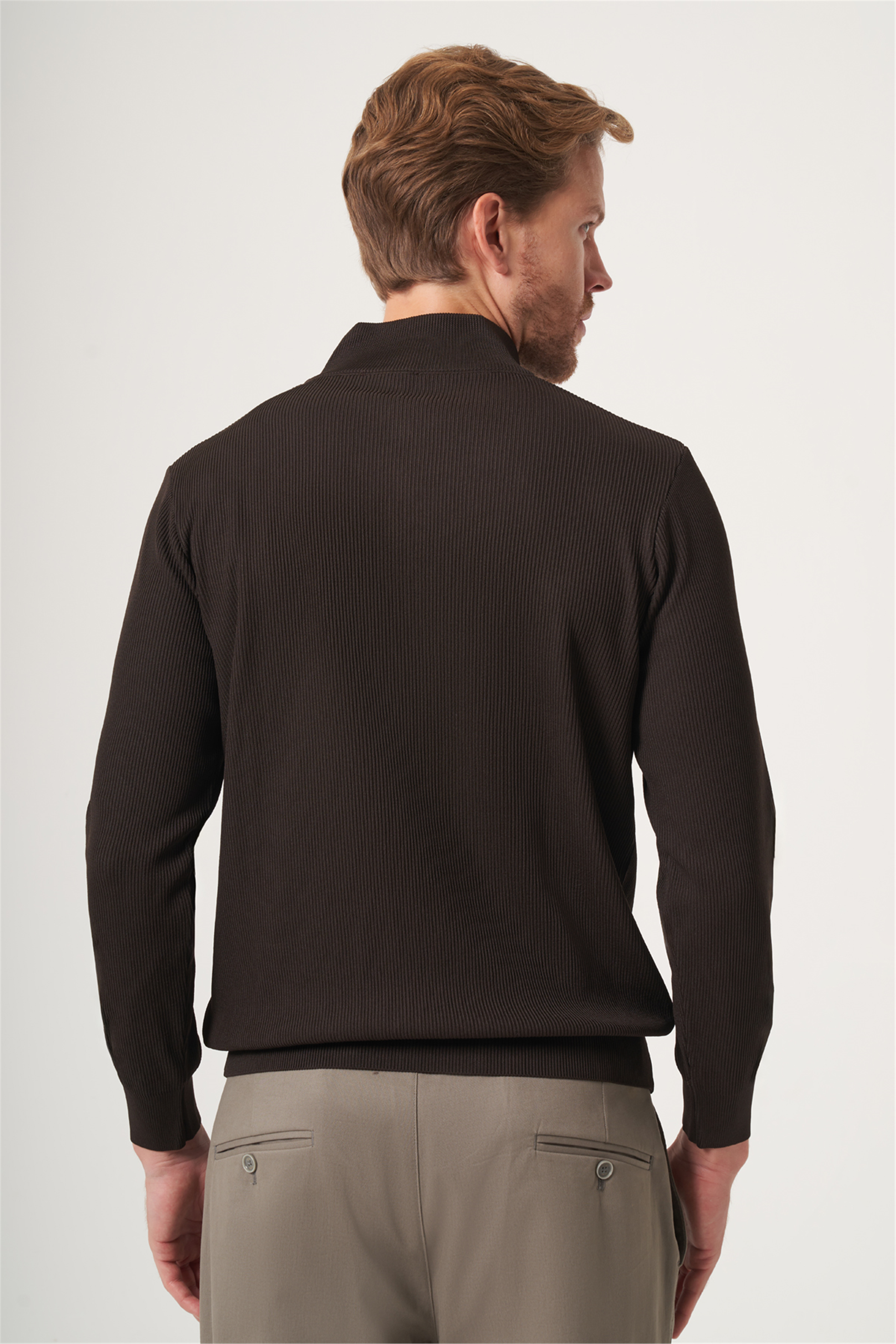 Kahverengi Dik Yaka Uzun Kol Örme Comfort Fit Pamuklu Kazak 1012265158