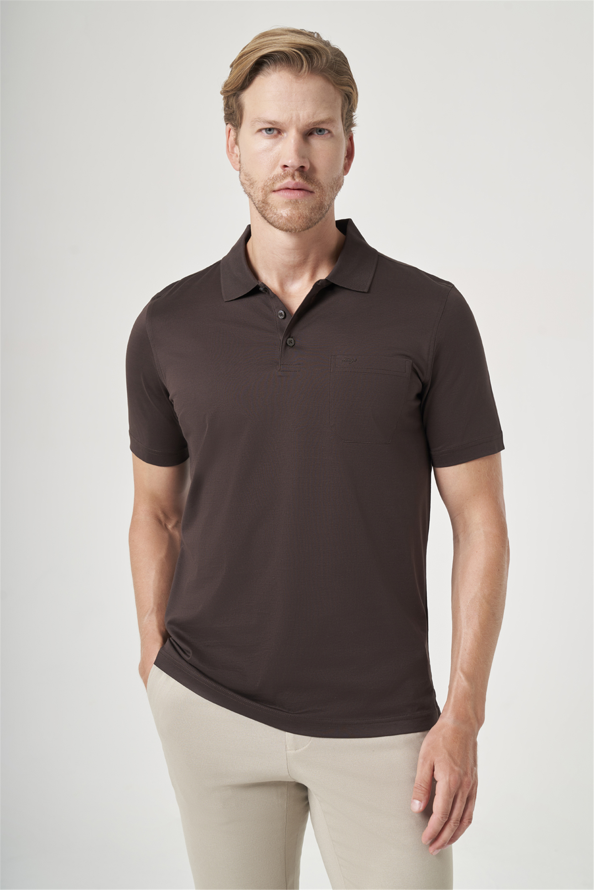 Kahverengi Polo Yaka Kısa Kol Cepli Comfort Fit %100 Pamuk Tişört 1011260163