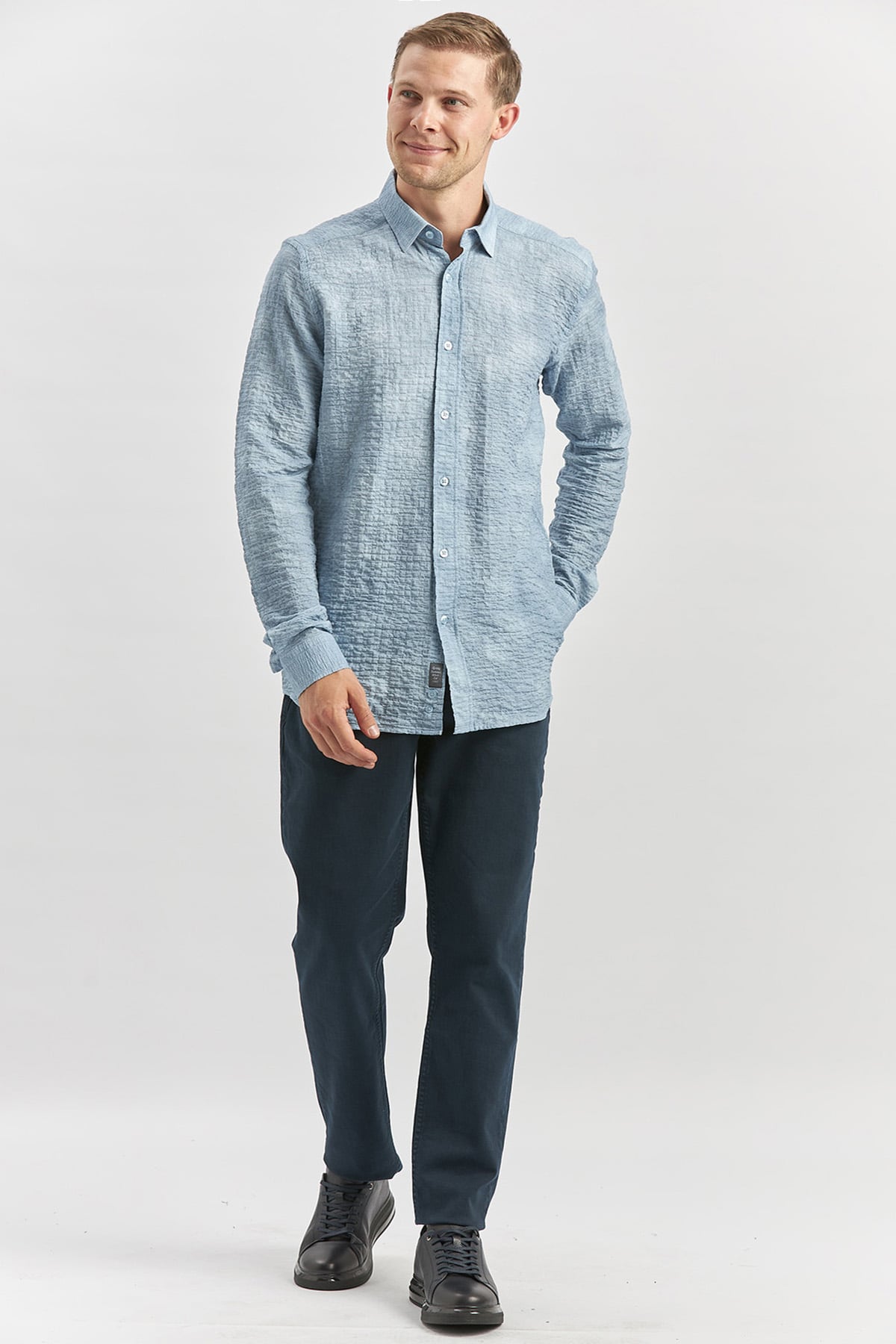 Mavi Uzun Kollu Baskılı Gofreli Cepsiz Pamuklu Likralı Slim Fit Gömlek 1004240100