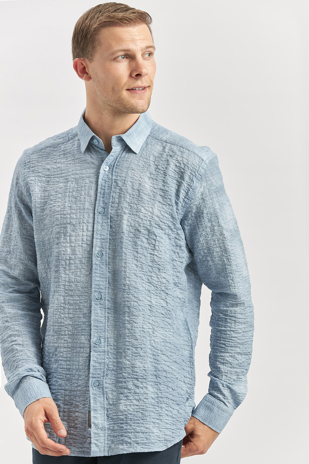 Mavi Uzun Kollu Baskılı Gofreli Cepsiz Pamuklu Likralı Slim Fit Gömlek 1004240100