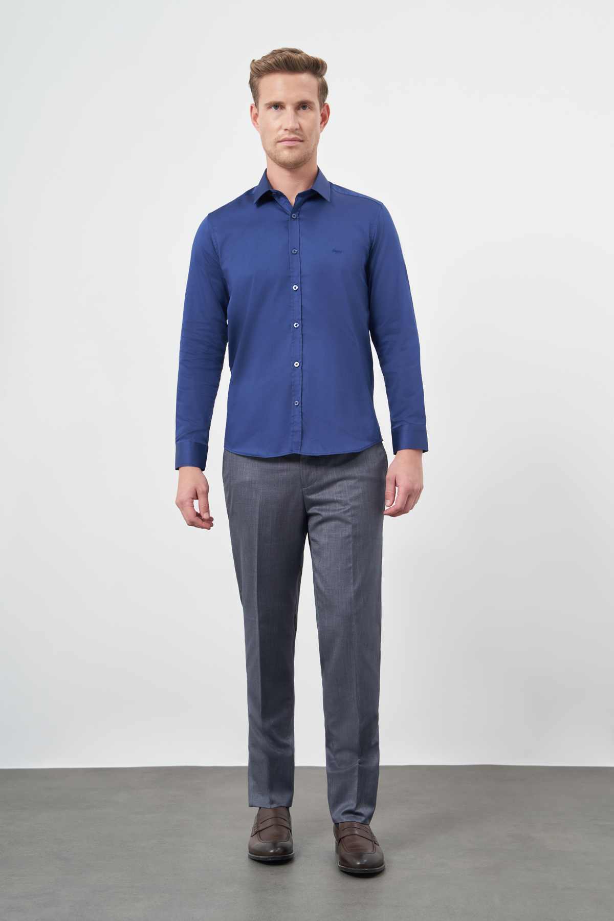Lacivert Sert Yaka Cepsiz Slim Fit Classic Pamuklu Gömlek 1004255324