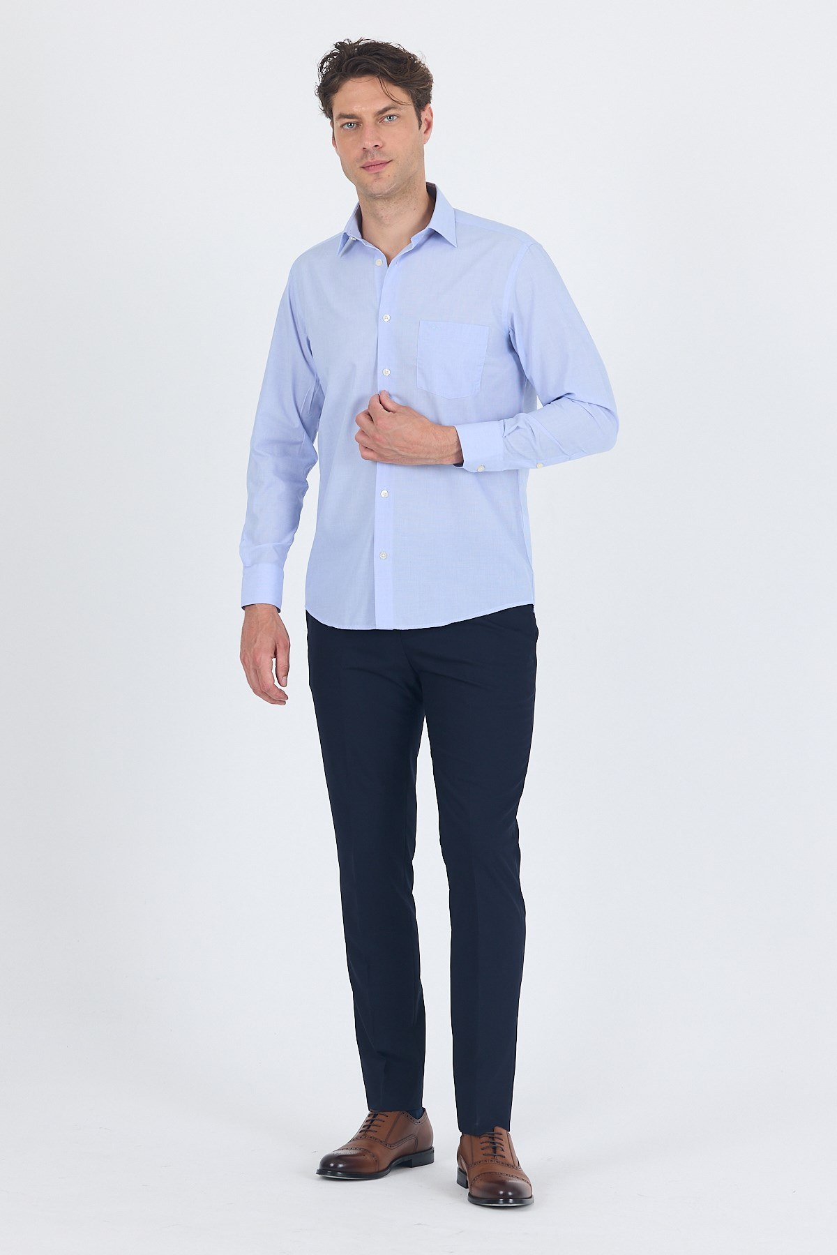 Mavi Sert Yaka Uzun Kol Comfort Fit Pamuklu Gömlek 1004265002