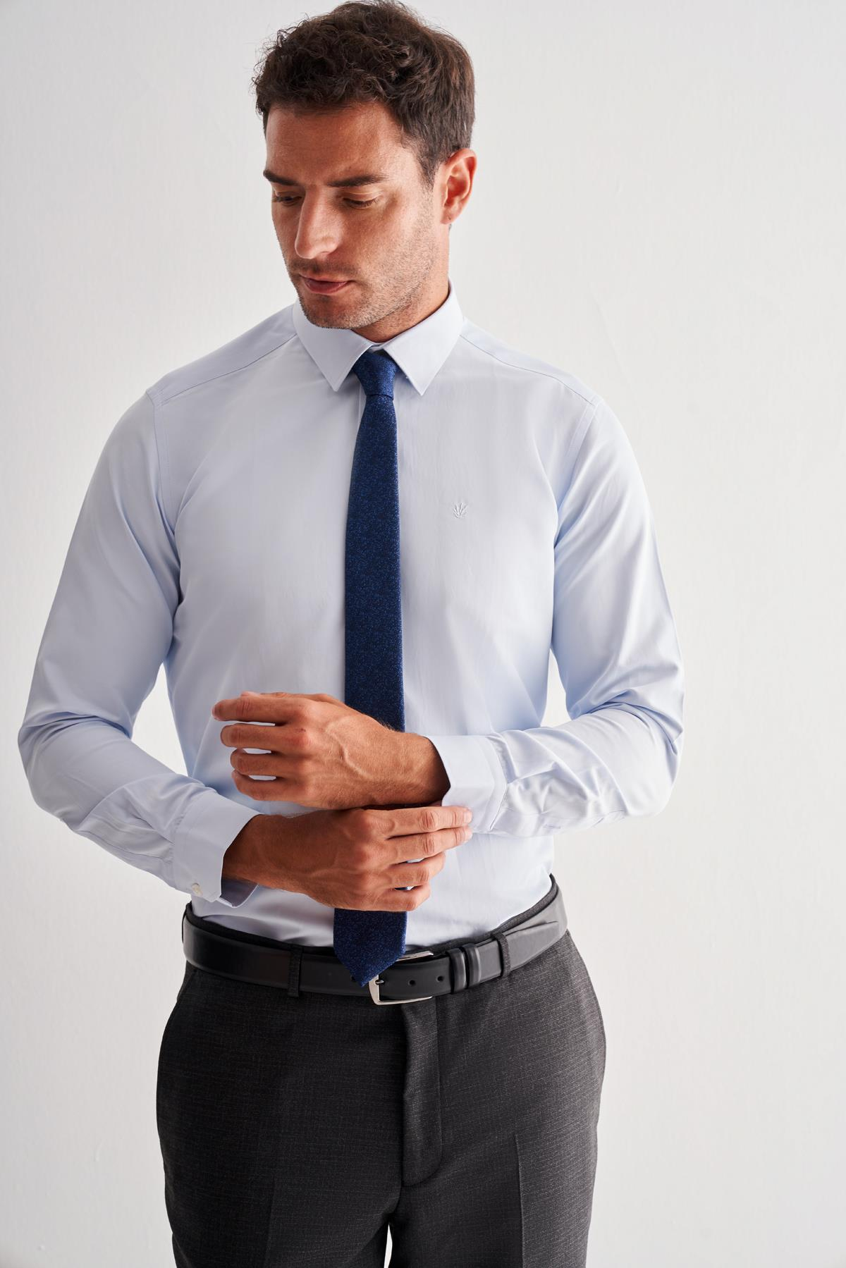 Mavi Sert Yaka Uzun Kol Slim Fit Pamuklu Gömlek 1004255175