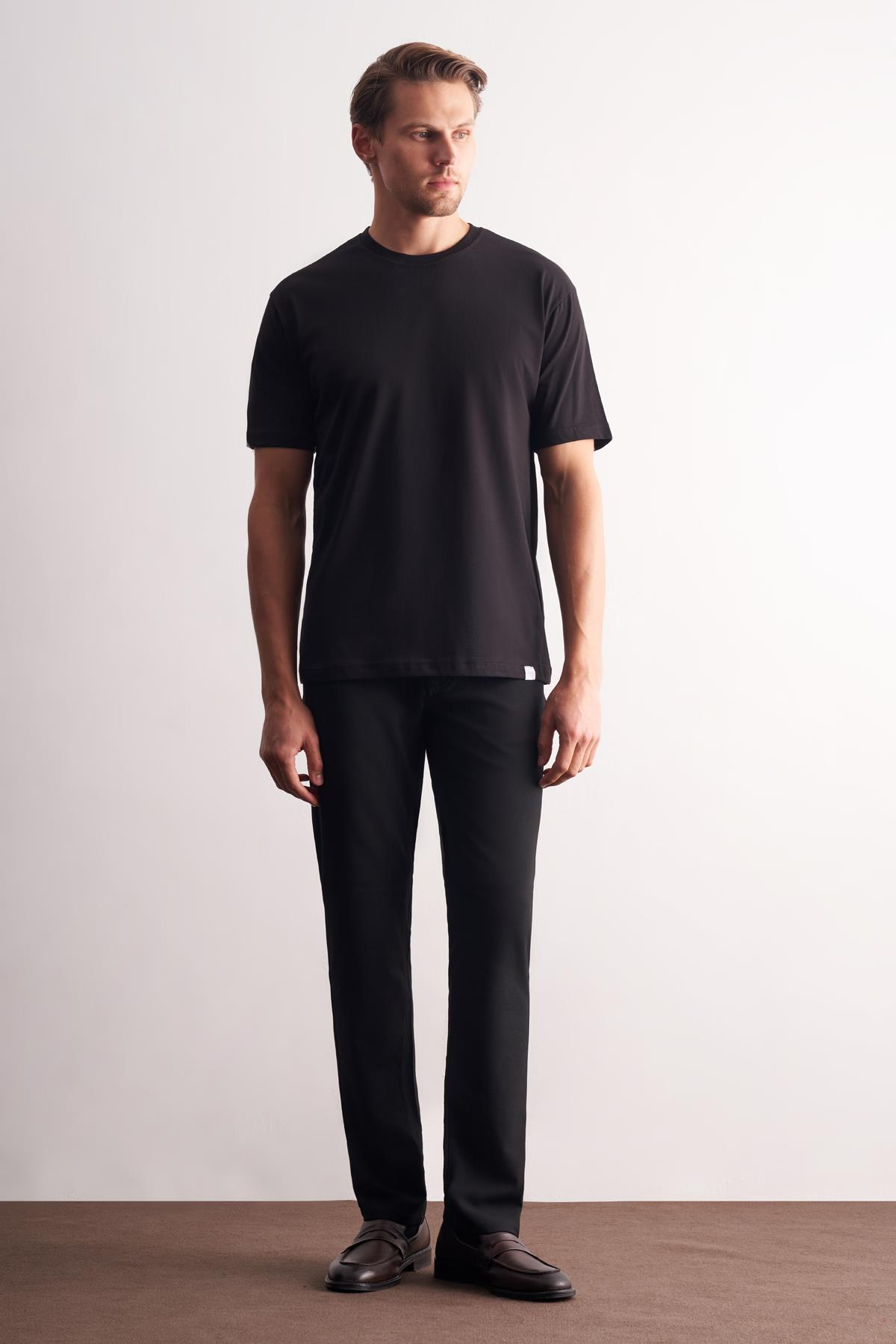 Siyah Bisiklet Yaka Kısa Kol Slim Fit Pamuklu Tişört 1011255106