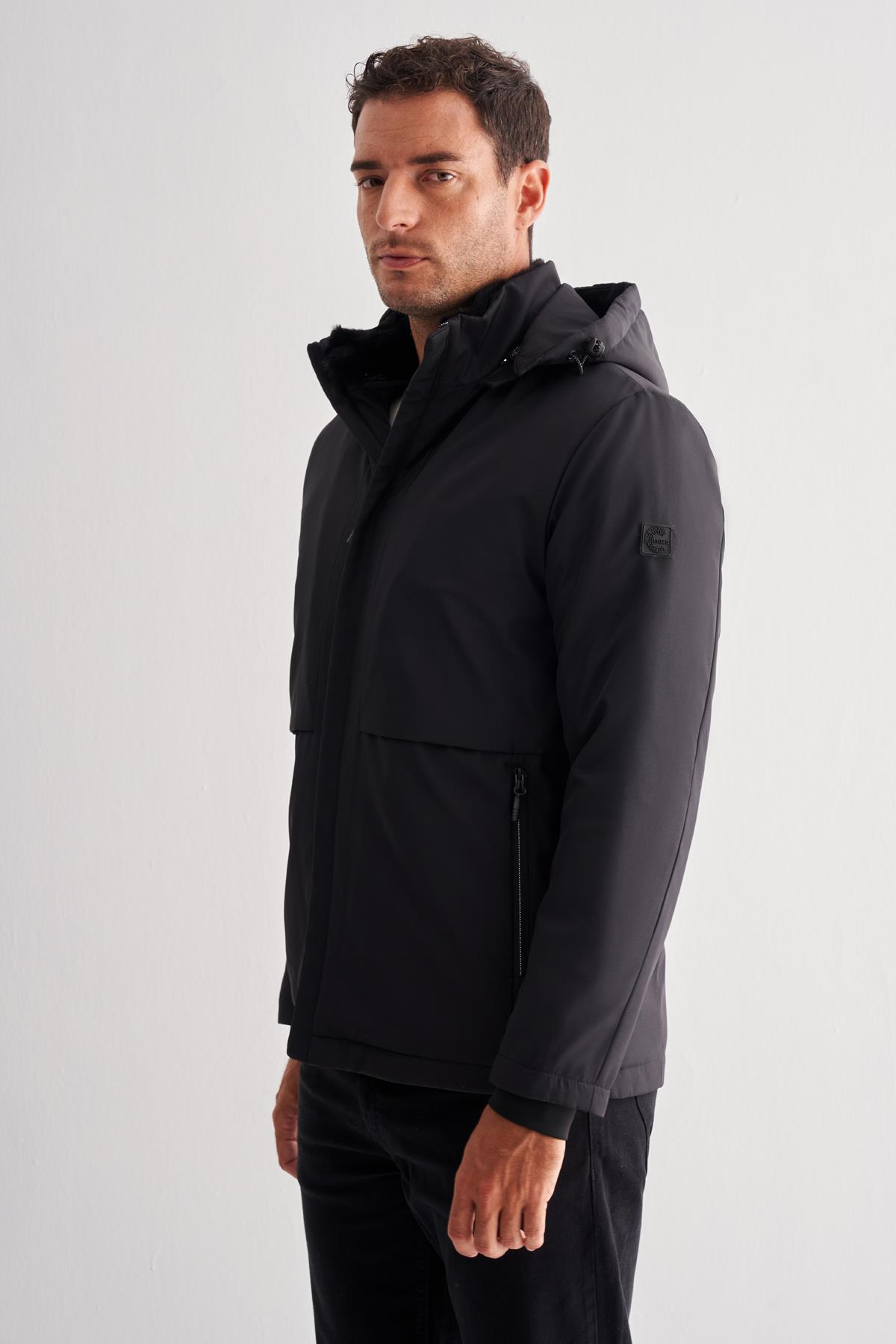 Siyah Dik Yaka Çıkma Kapşonlu Slim Fit Casual Mont 1007255133