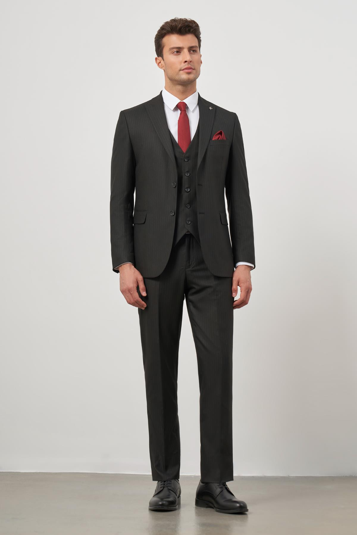 Siyah Kırlangıç Yaka Çizgili Yelekli 6 Drop Slim Fit Tam Astar Yünlü Takım Elbise 1001245154