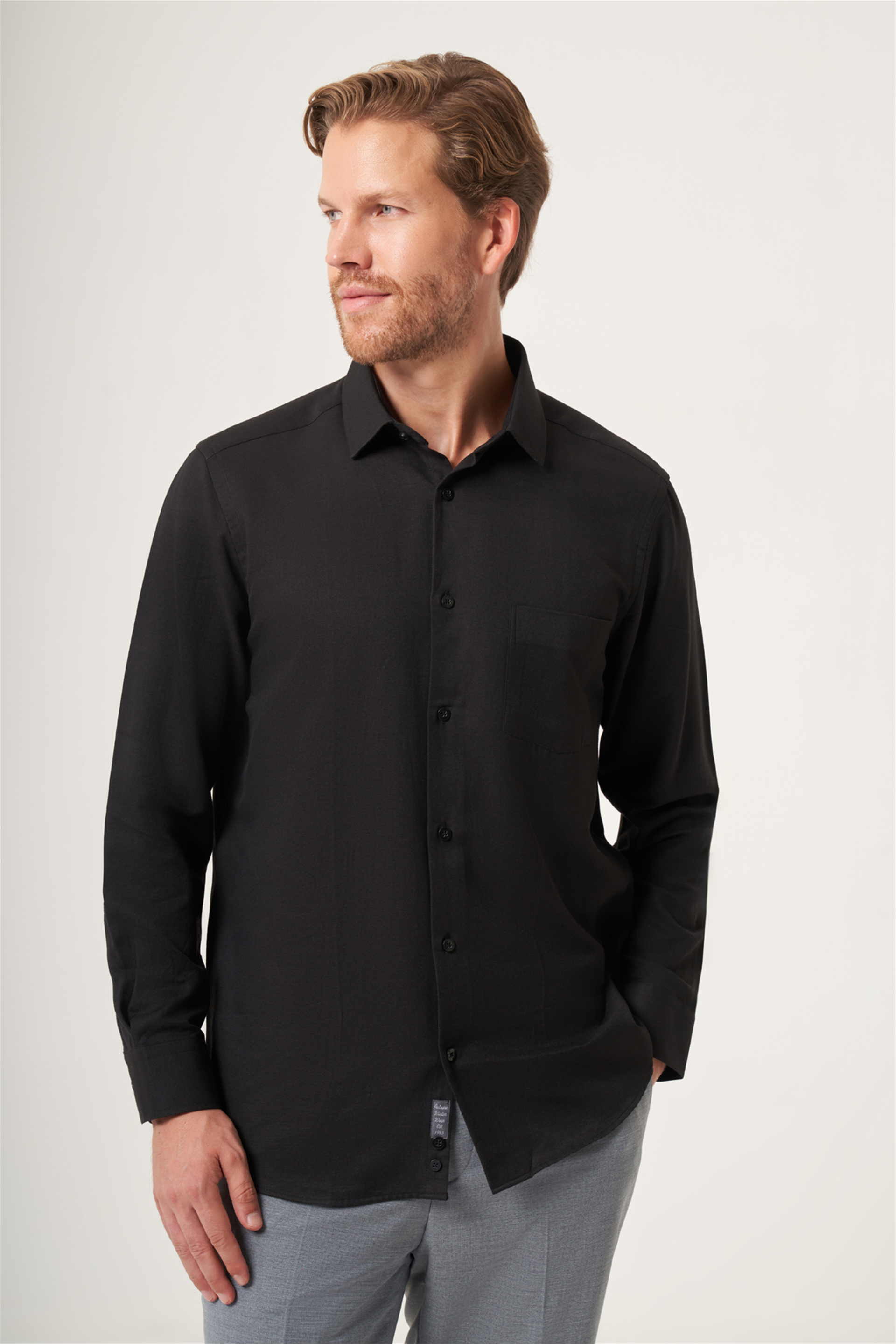 Siyah Sert Yaka Oxford Comfort Fit Pamuklu Gömlek 1004265285