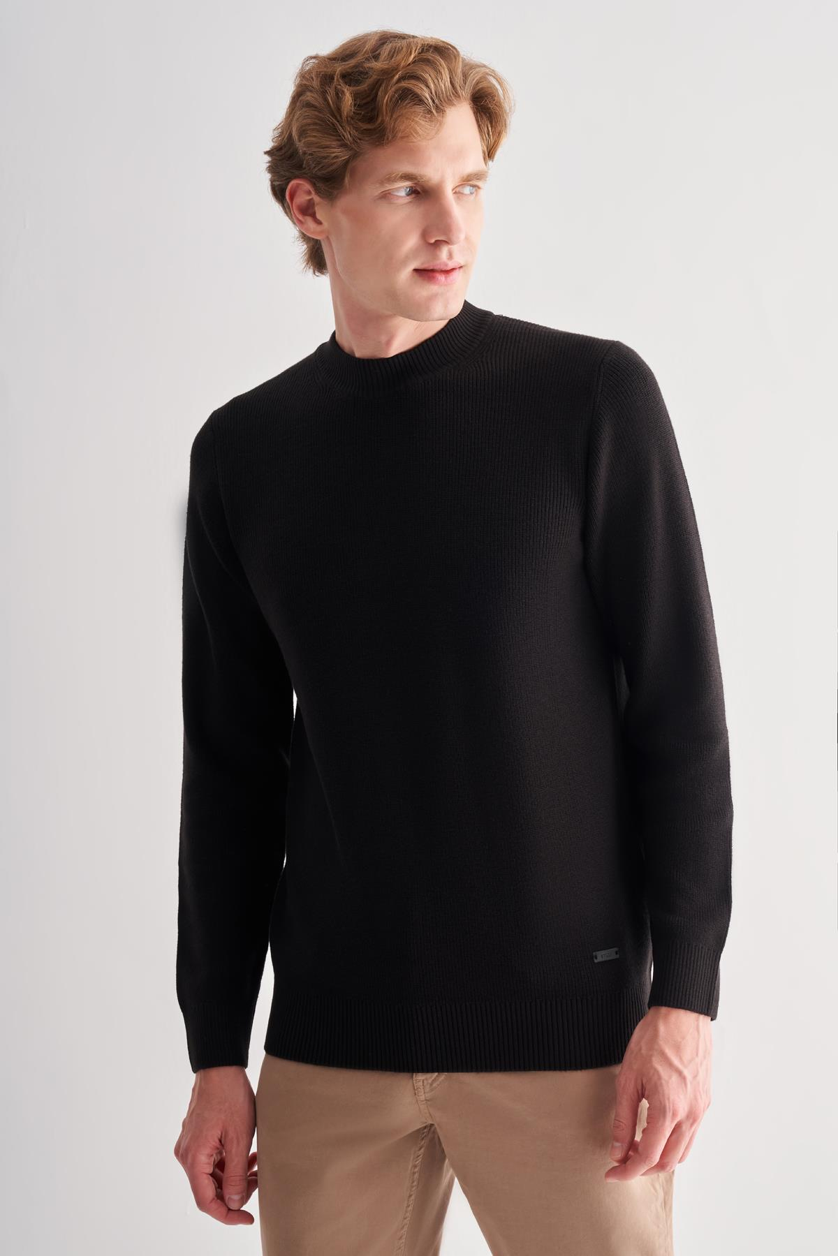 Siyah Yarım Balıkçı Yaka Uzun Kol Cepsiz Comfort Fit Casual Pamuklu Triko Kazak 1012255203