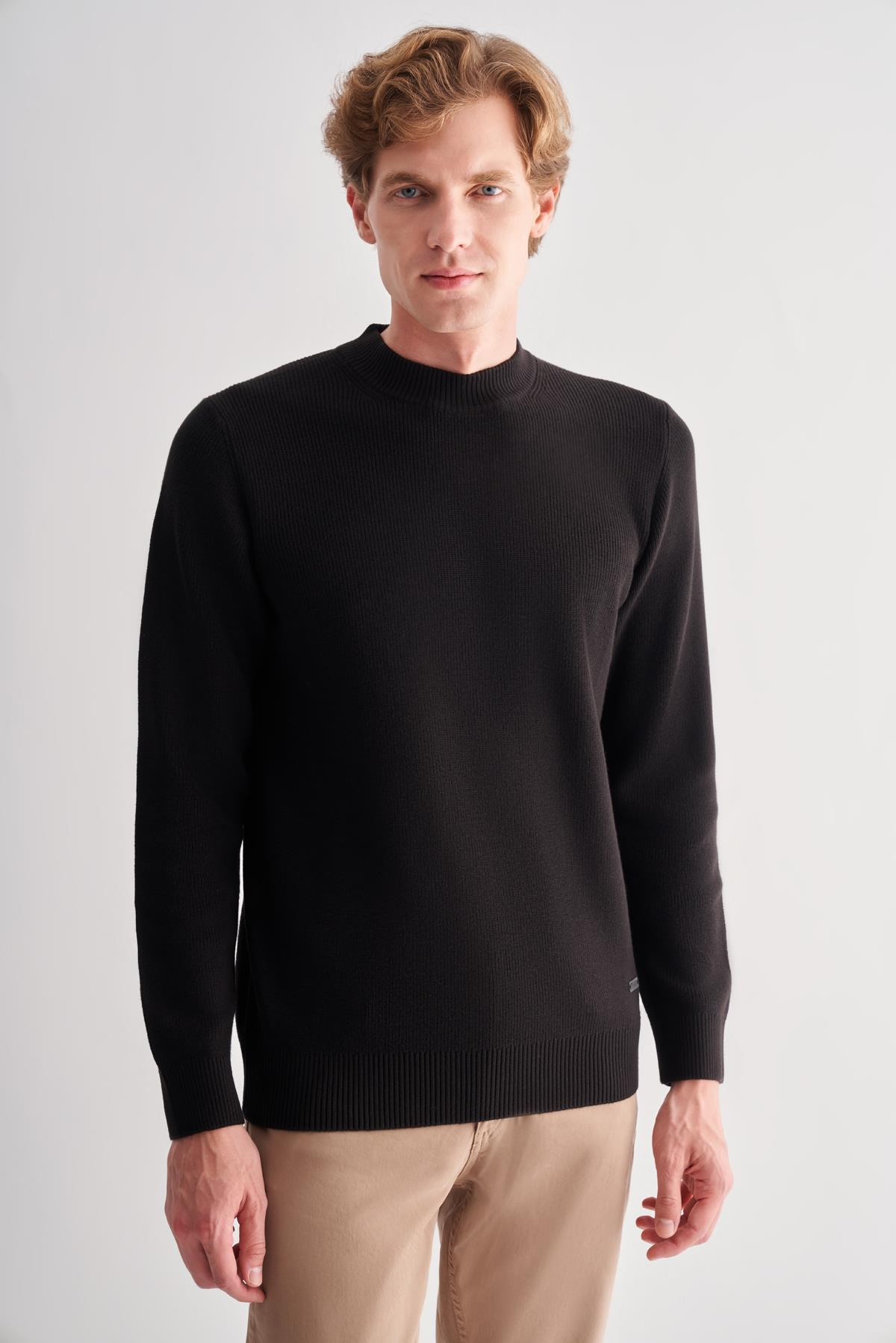 Siyah Yarım Balıkçı Yaka Uzun Kol Cepsiz Comfort Fit Casual Pamuklu Triko Kazak 1012255203
