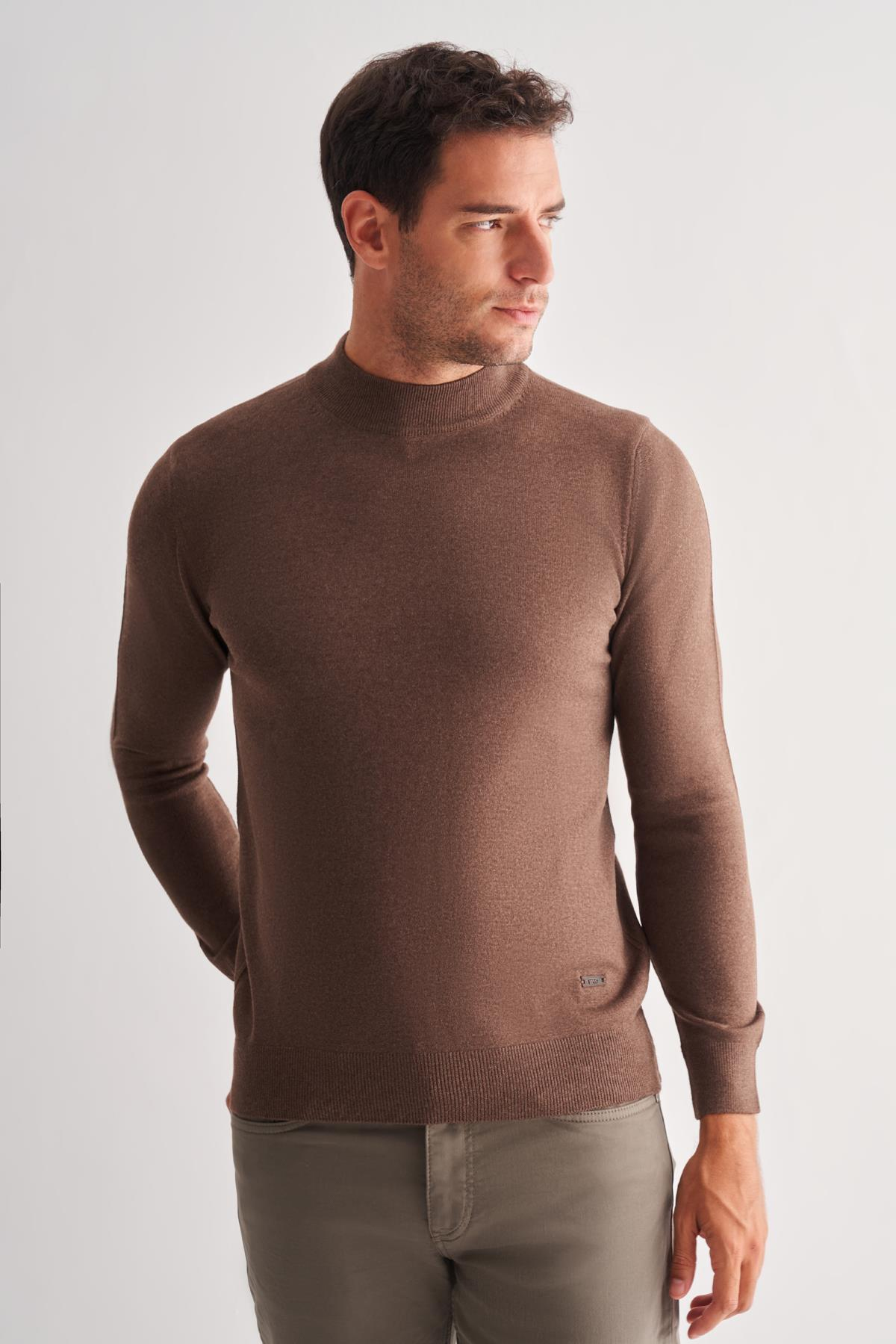 Kahverengi Yarım Balıkçı Yaka Cepsiz Comfort Fit Classic Yünlü Triko Kazak 1012255001