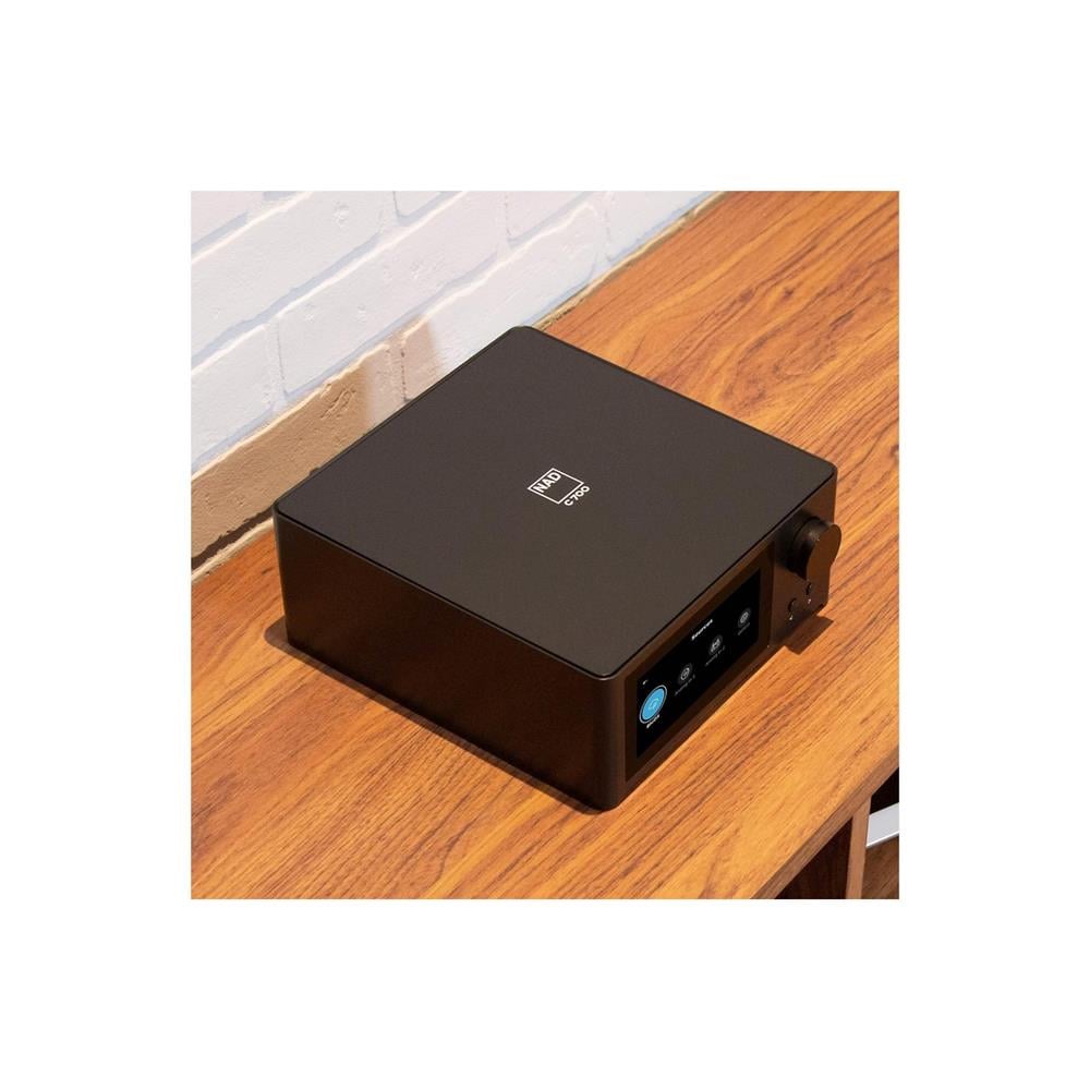 NAD C 700 Streamer Ampliler