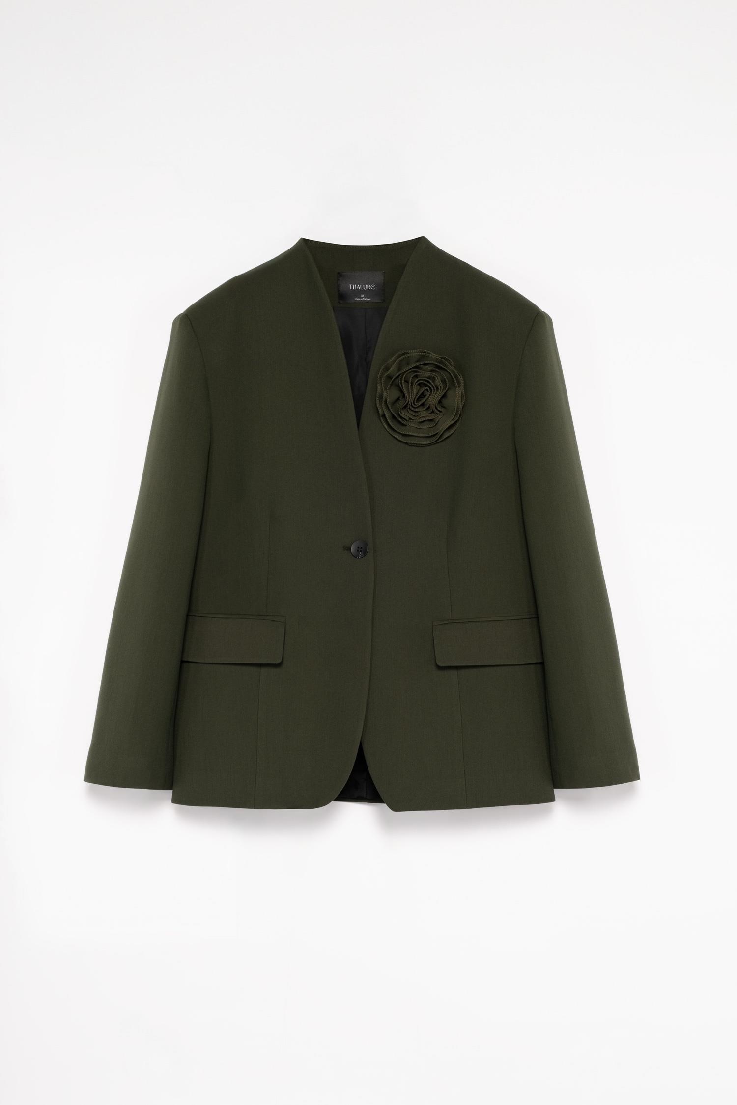 Kadın Açık Haki Gül Detaylı Yakasız Blazer