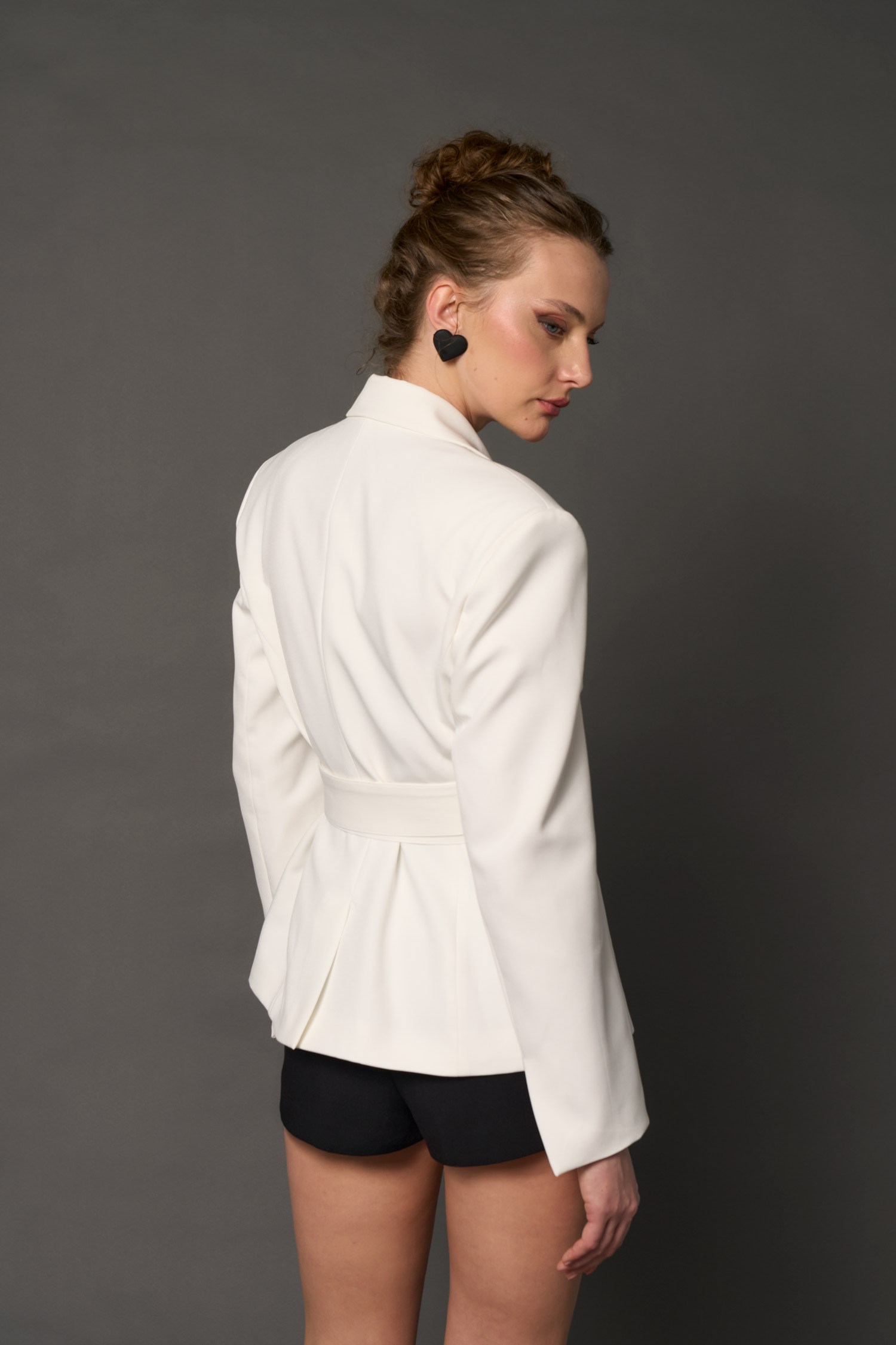 Kadın Beyaz Beli Kemer Detaylı Blazer 