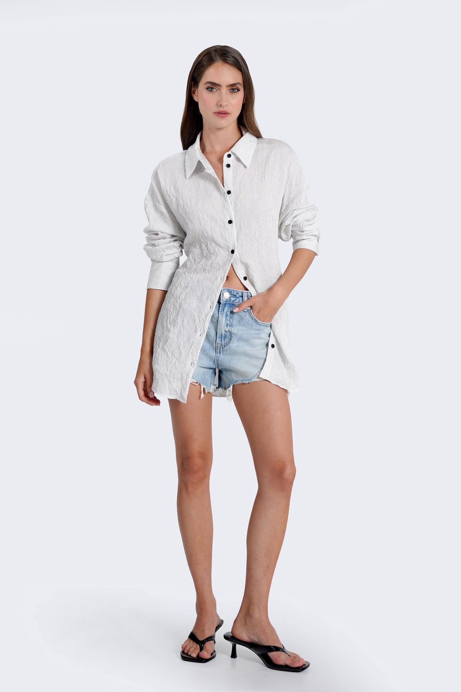 Kadın Beyaz Kuşaklı Oversize Gömlek
