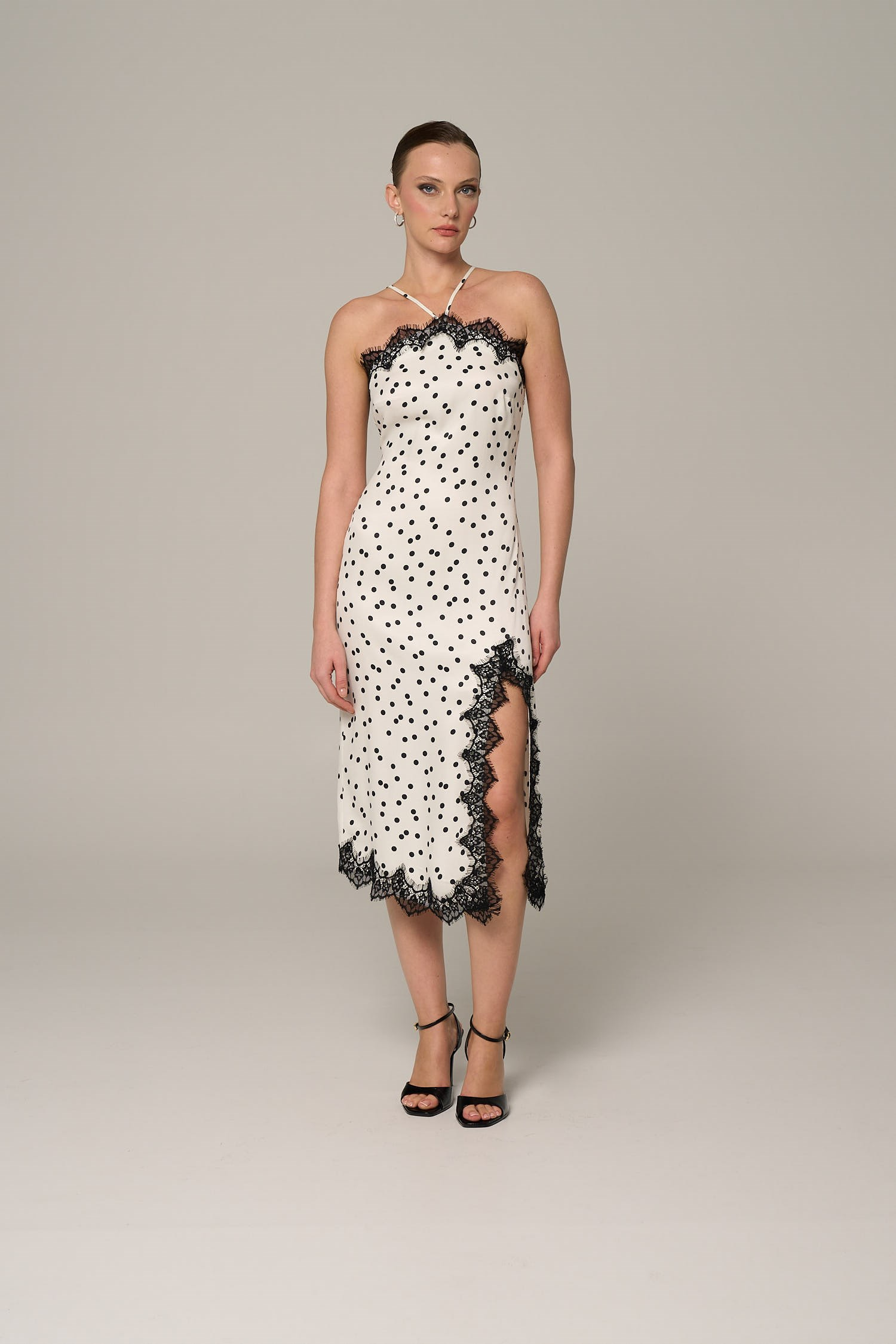 Kadın Beyaz Puantiyeli Dantel Detaylı Halter Yaka Elbise