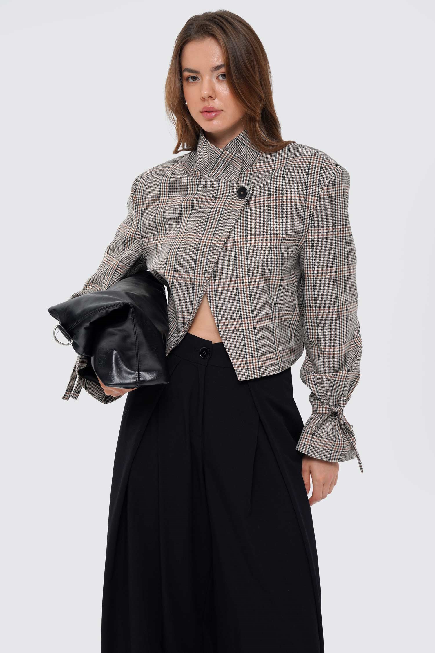 Kadın Kahverengi Dik Yaka Ekoseli Slim Fit Crop Ceket