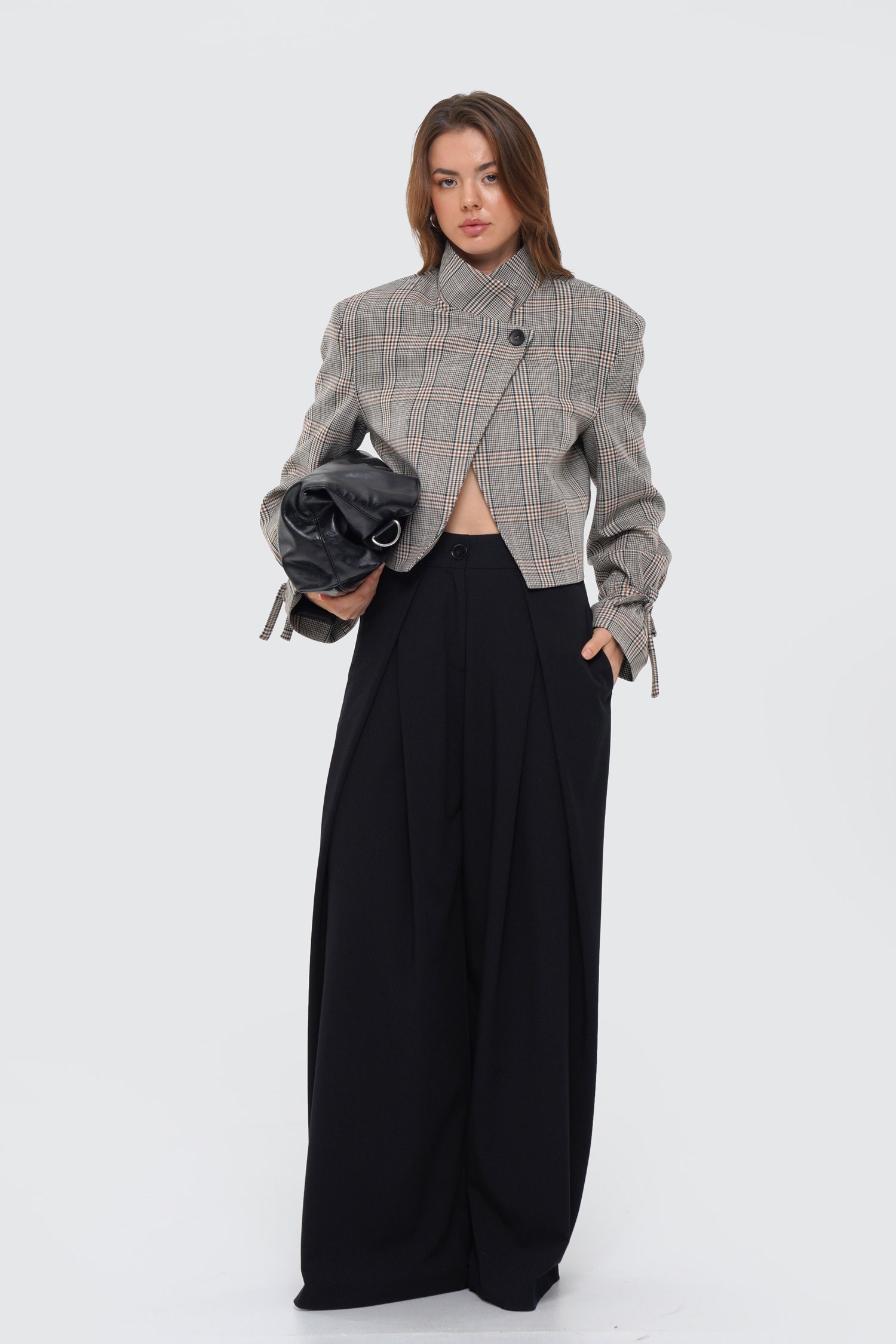 Kadın Kahverengi Dik Yaka Ekoseli Slim Fit Crop Ceket