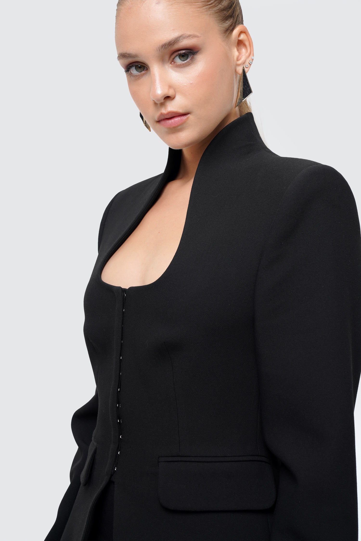 Kadın Siyah Dik Yakalı Fit Blazer