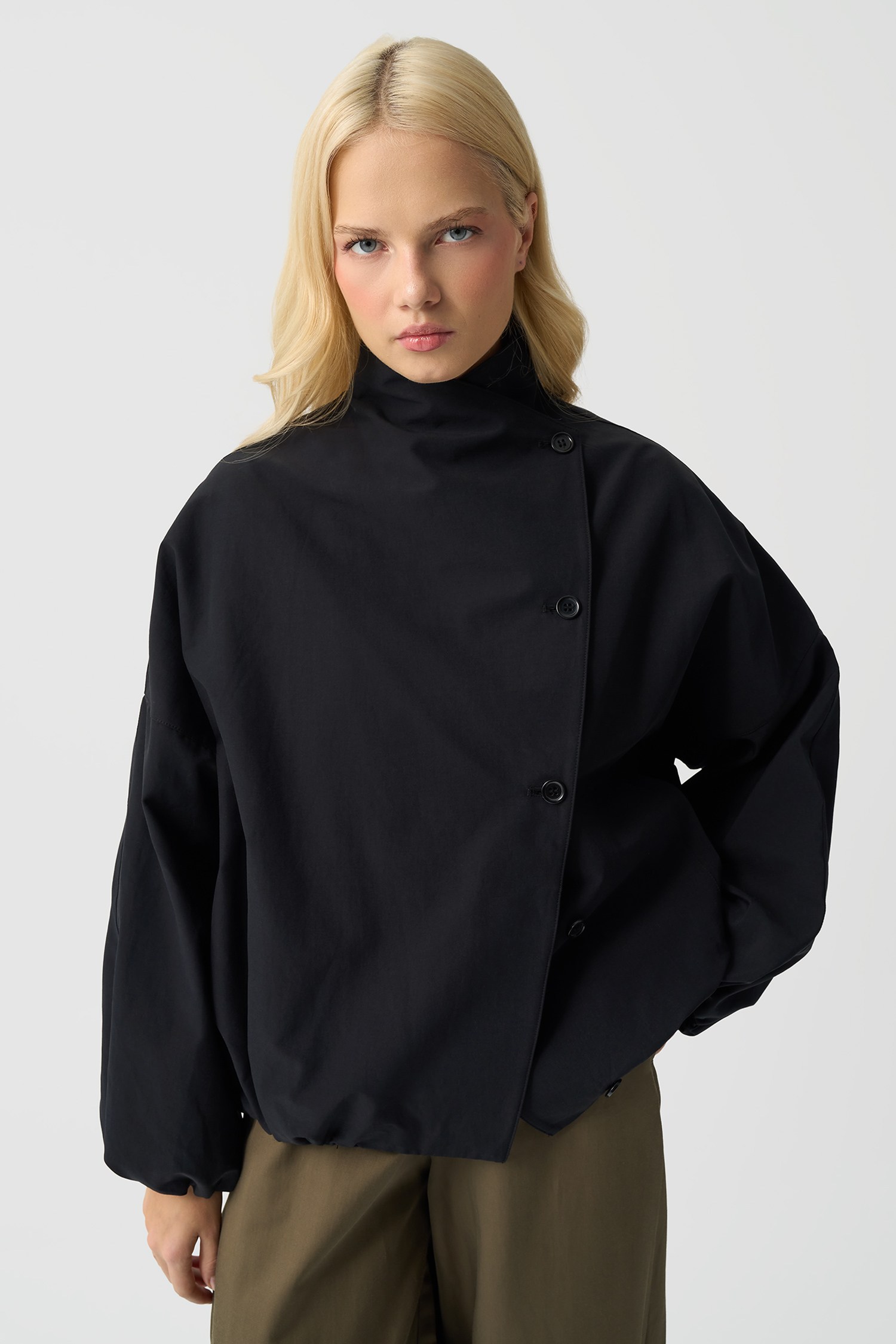 Kadın Siyah Kruvaze Oversize Bomber Ceket