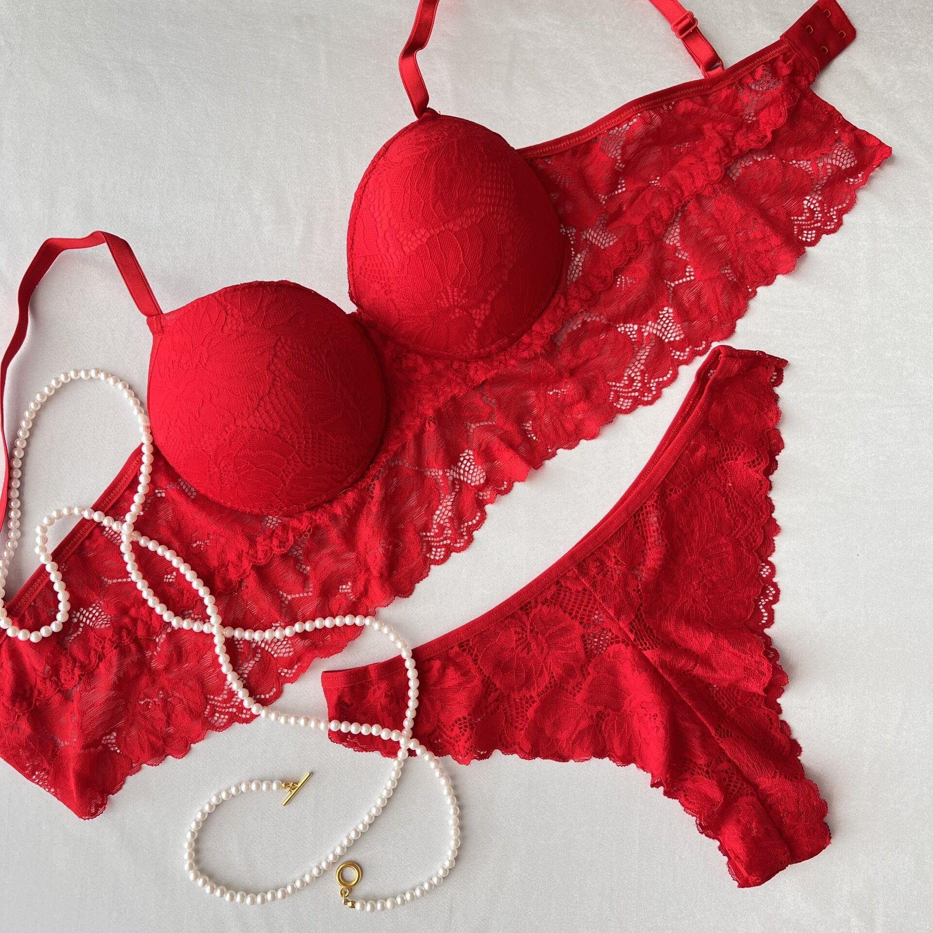 Dantelli Destekli Kırmızı Büstiyer Takım