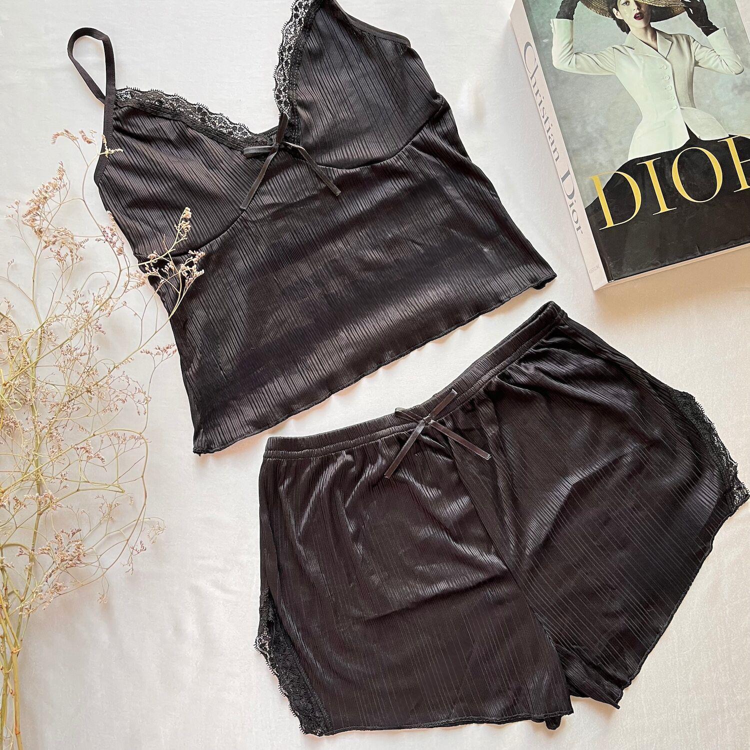 Likralı Şortlu Kenarları Dantelli Siyah Pijama Takımı