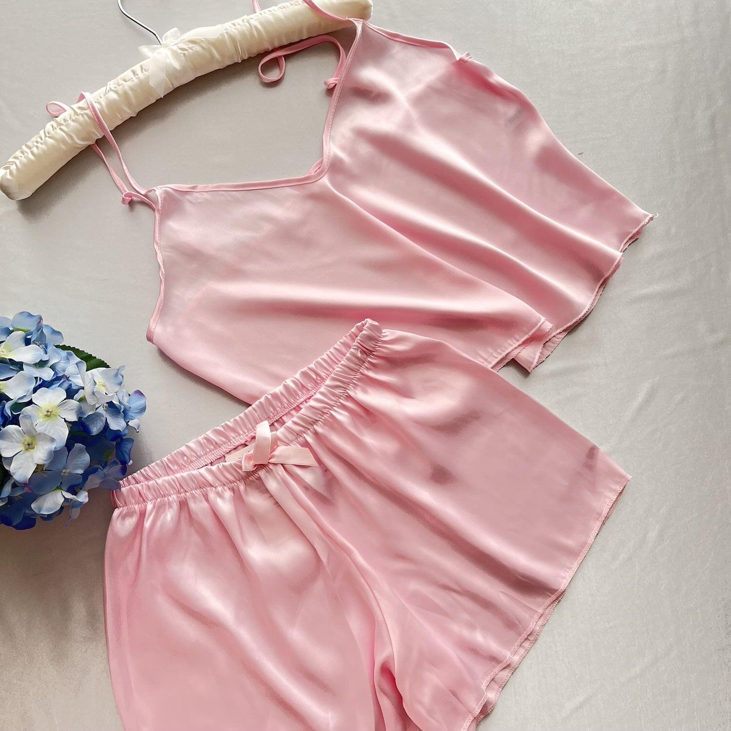 Saten Askılı Şortlu Pembe Pijama Takımı