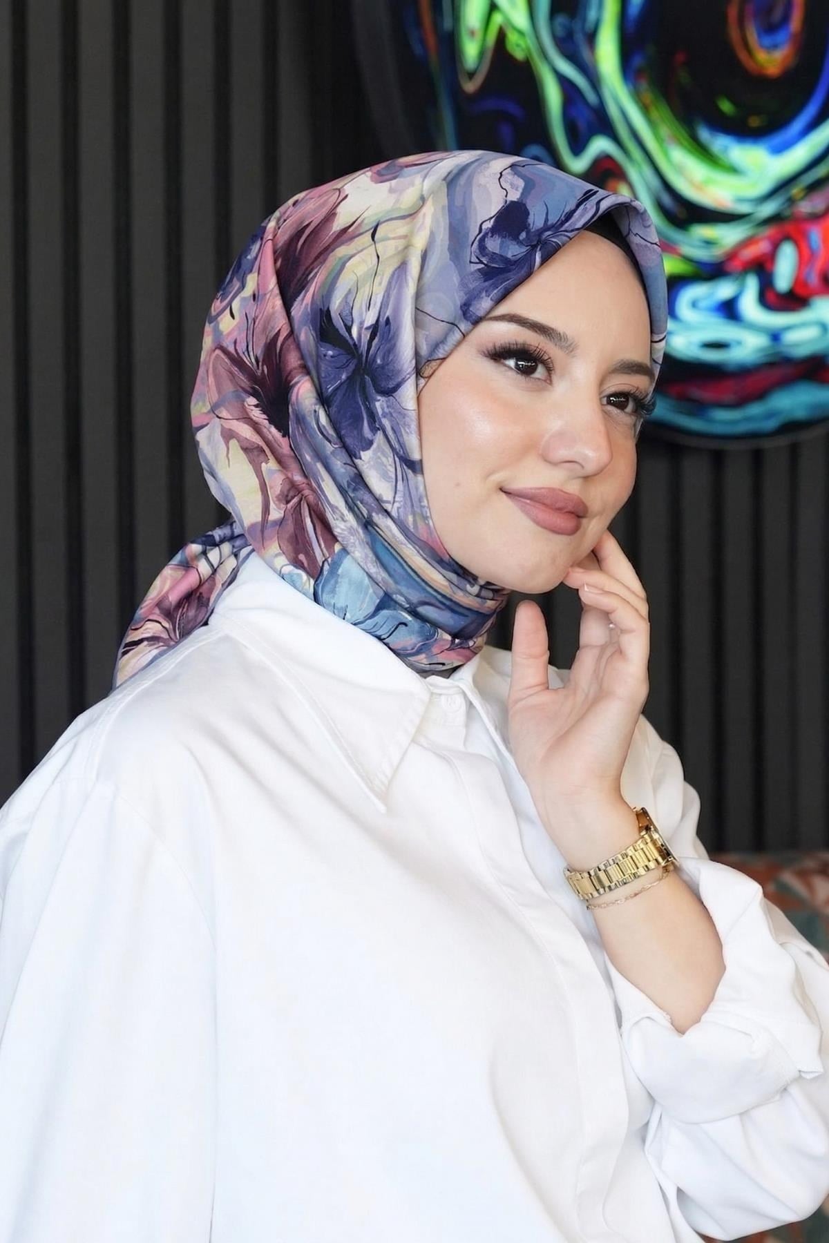 Dalgalı Çiçek Desen Leylak Soft Pamuk Eşarp