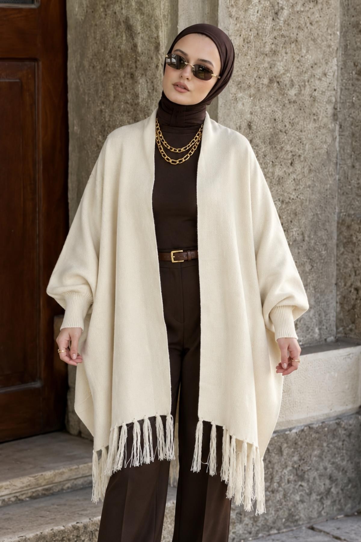 Liva Kadın Püsküllü Oversize Triko Panço Ekru