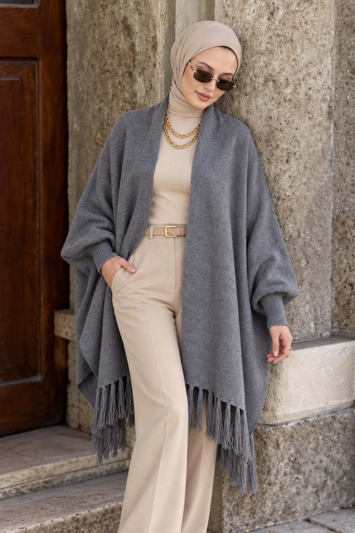 Liva Kadın Püsküllü Oversize Triko Panço Gri