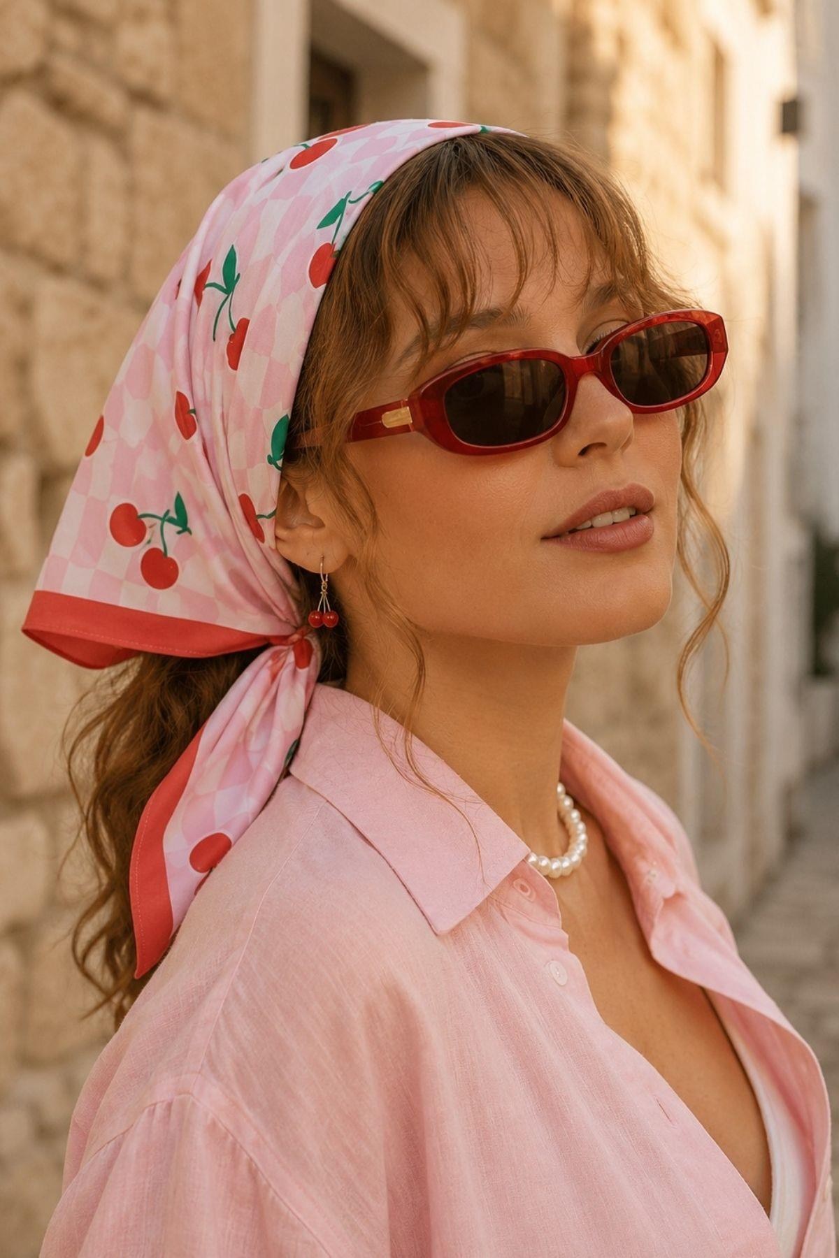 Retro Kiraz Desen Pembe-Kırmızı Soft Bandana Fular 50x50 cm